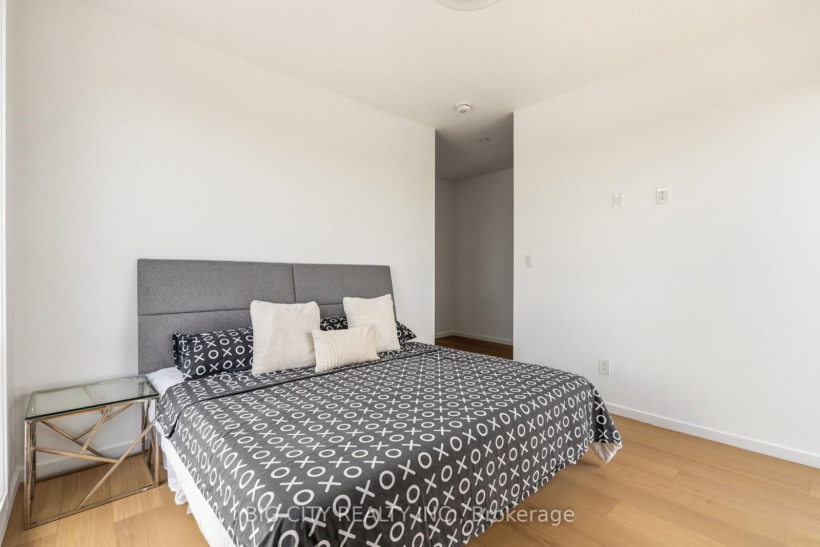 276 Lanor Avenue, Unit 3 thumbnail 26