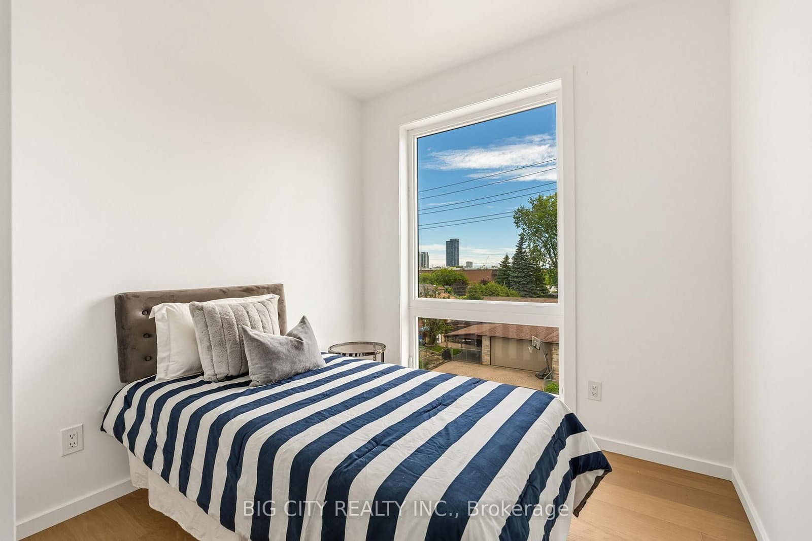 276 Lanor Avenue, Unit 3 thumbnail 28
