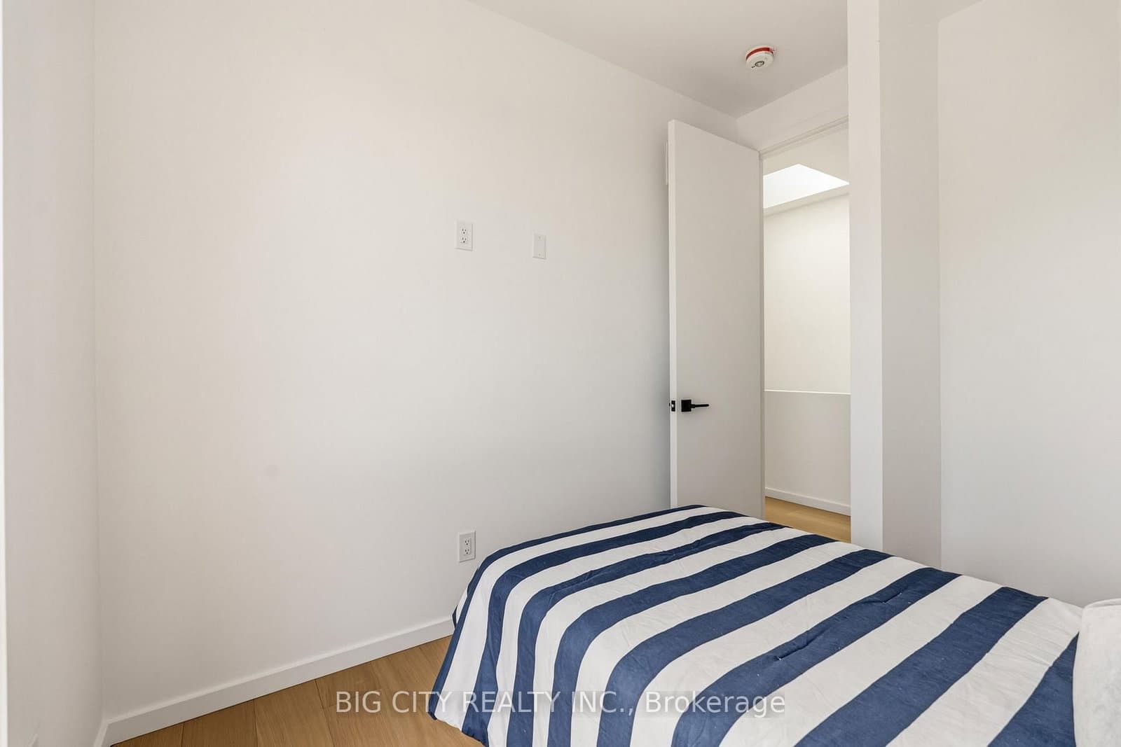 276 Lanor Avenue, Unit 3 thumbnail 29