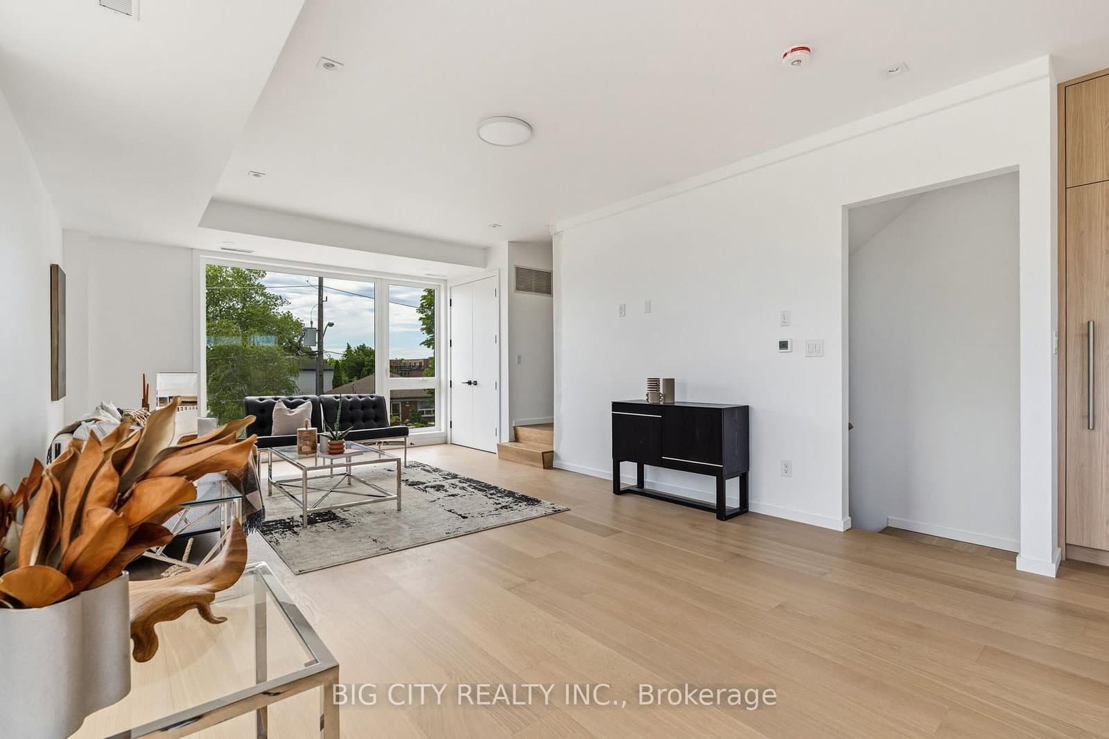 276 Lanor Avenue, Unit 3 thumbnail 5