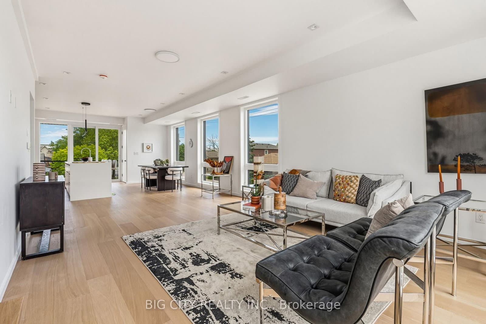 276 Lanor Avenue, Unit 3 thumbnail 8