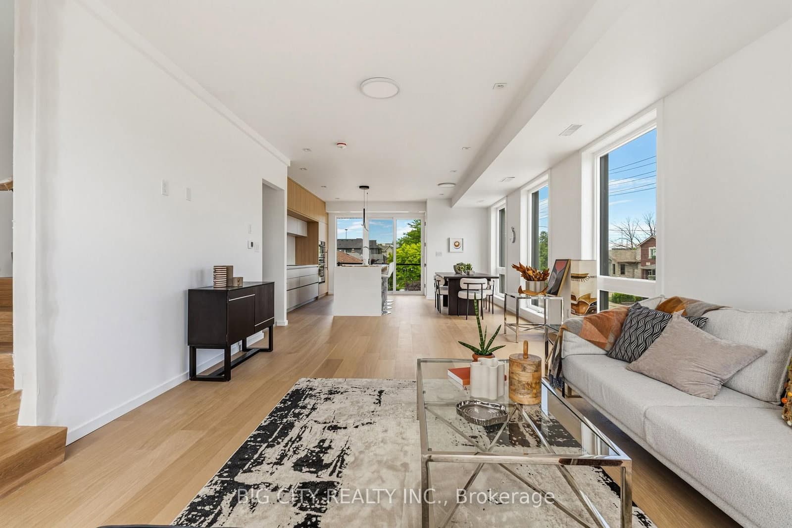 276 Lanor Avenue, Unit 3 thumbnail 9