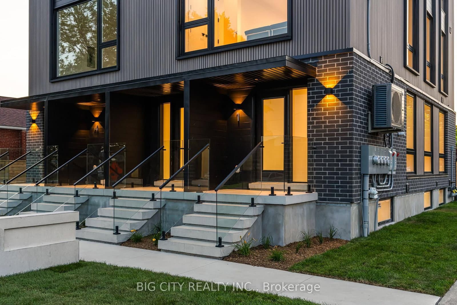 276 Lanor Avenue, Unit 1 thumbnail 2
