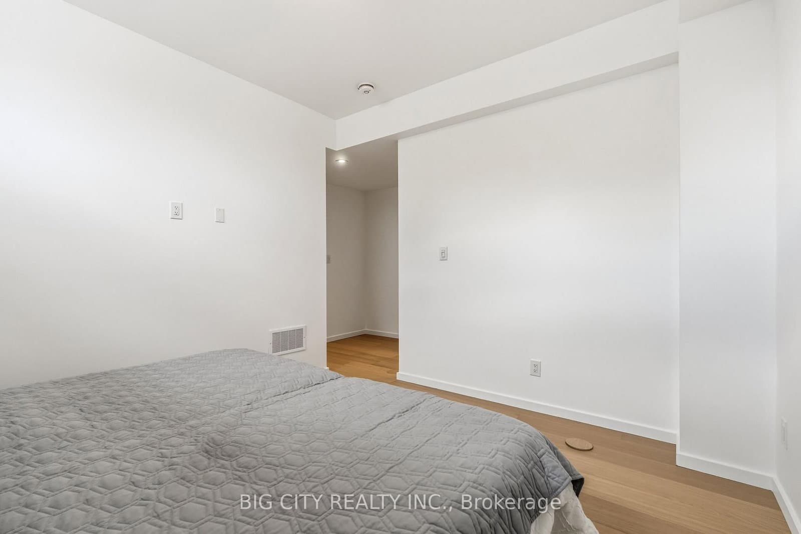 276 Lanor Avenue, Unit 1 thumbnail 24