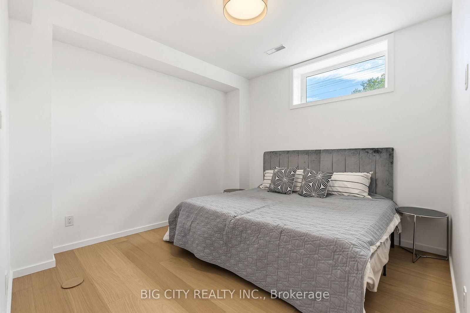 276 Lanor Avenue, Unit 1 thumbnail 25