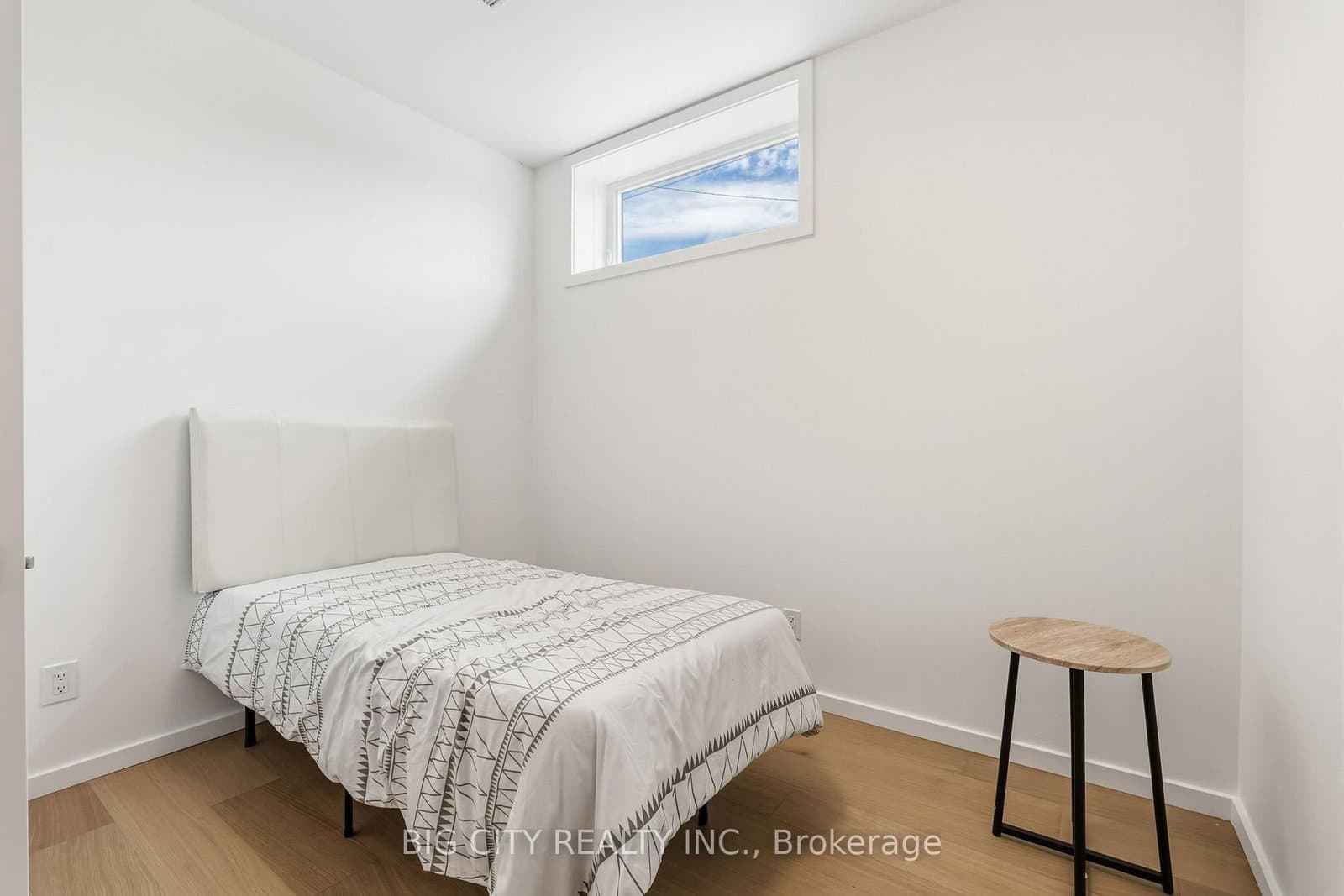 276 Lanor Avenue, Unit 1 thumbnail 27