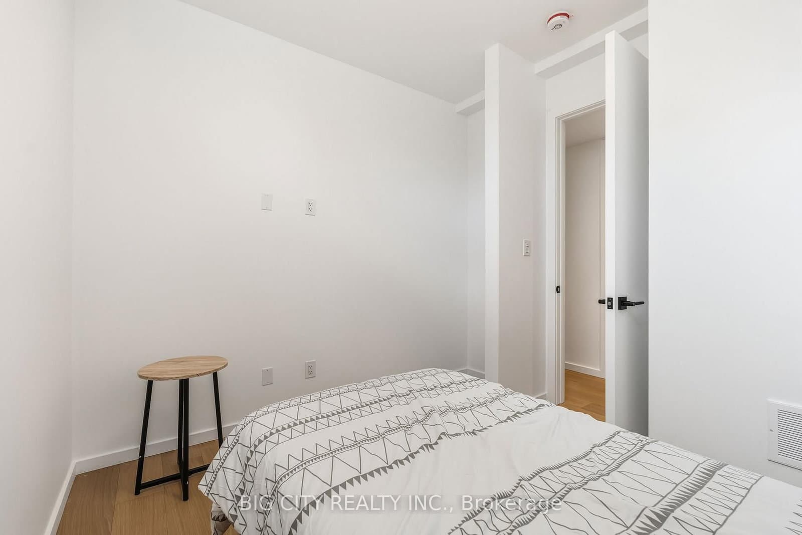 276 Lanor Avenue, Unit 1 thumbnail 28