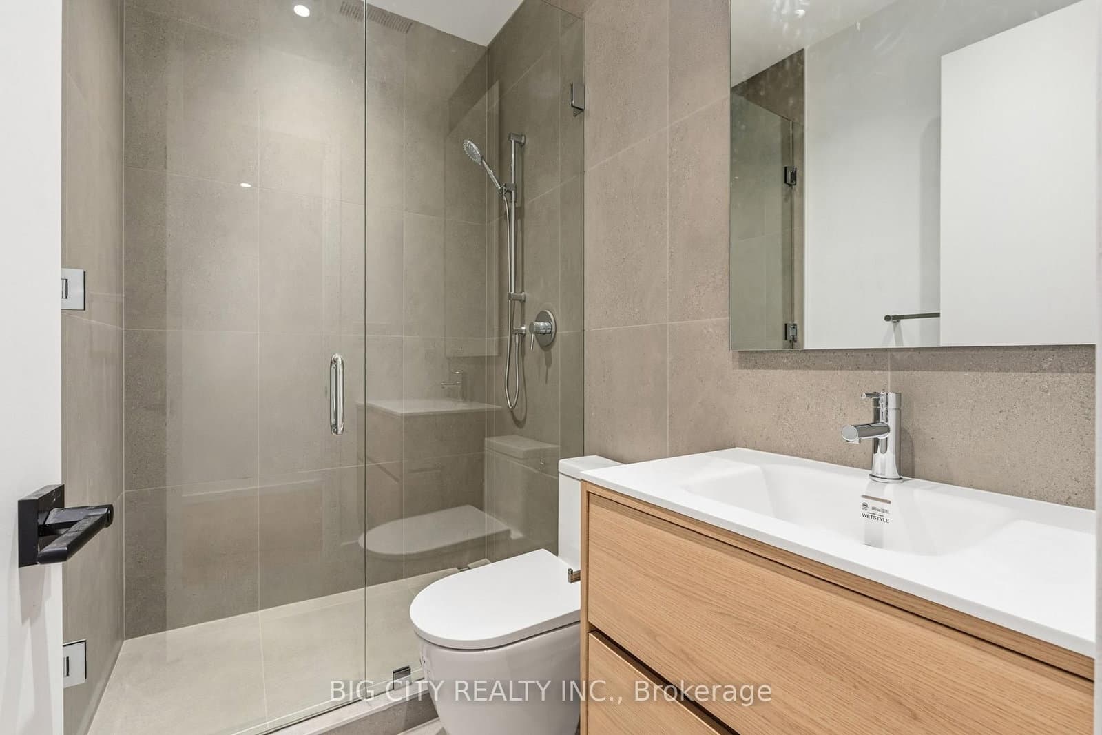276 Lanor Avenue, Unit 1 thumbnail 32
