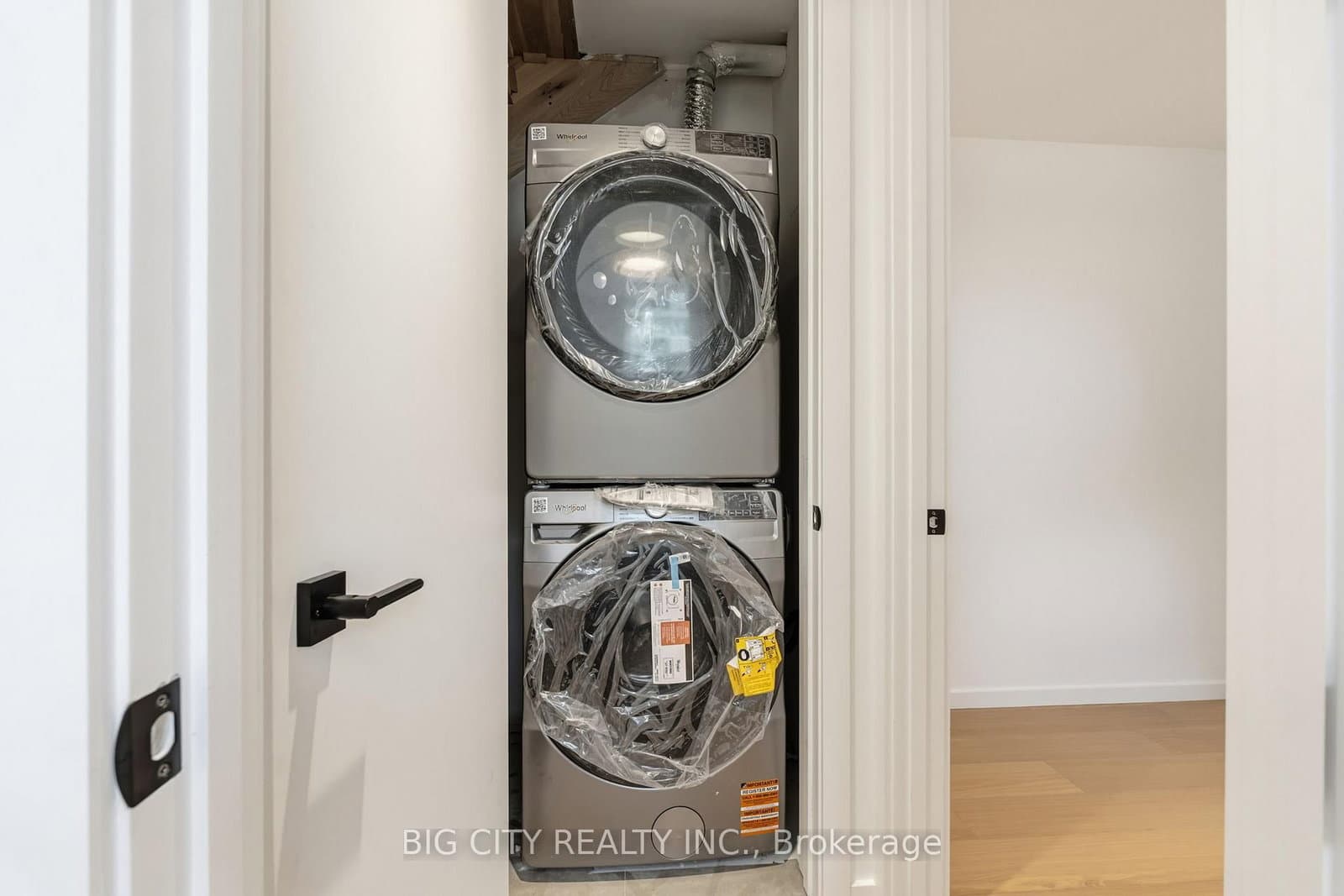 276 Lanor Avenue, Unit 1 thumbnail 33