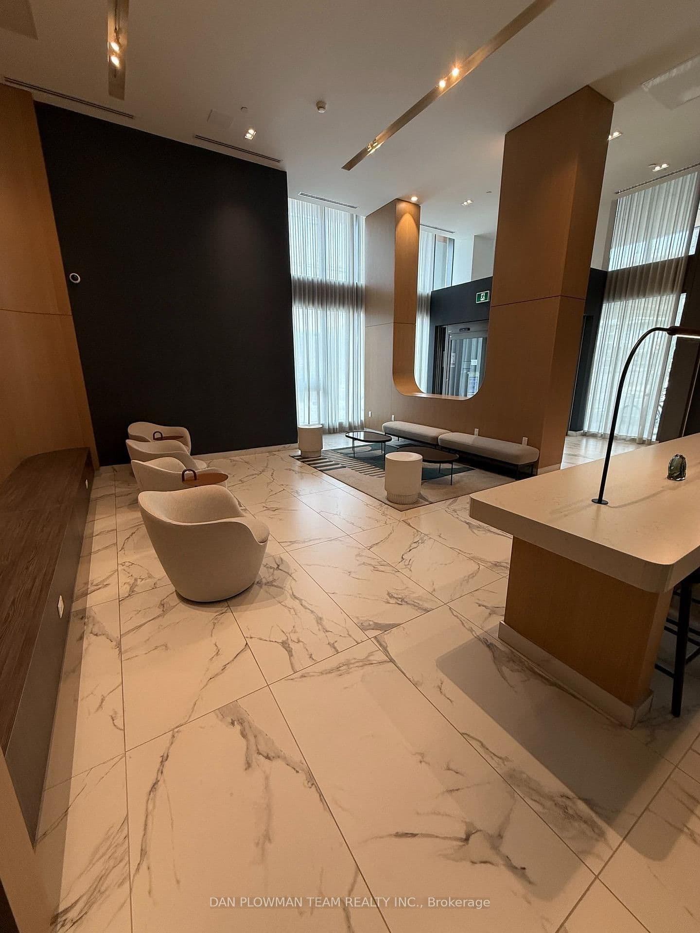 1195 The Queensway, Unit 405 thumbnail 11