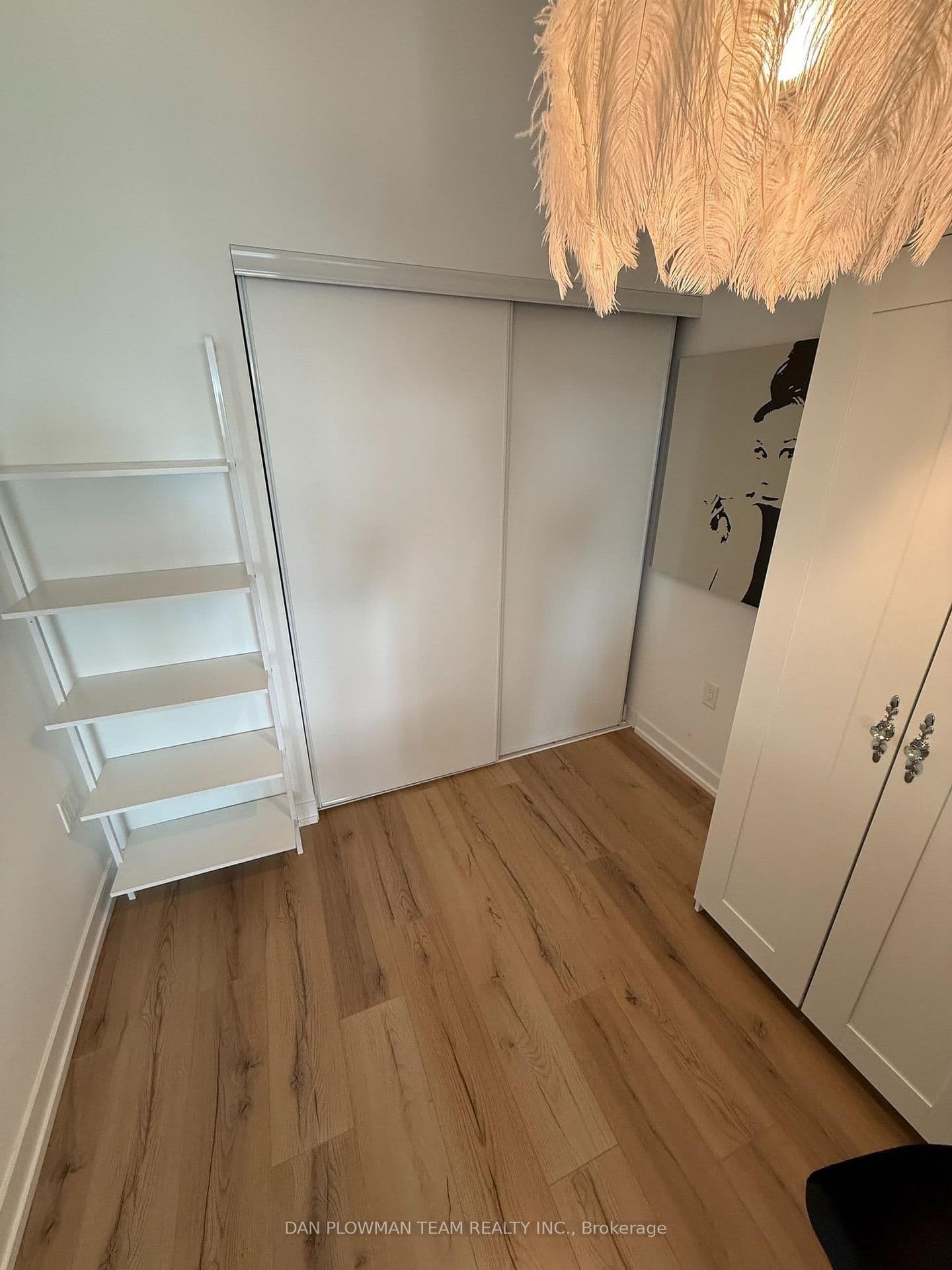 1195 The Queensway, Unit 405 thumbnail 7