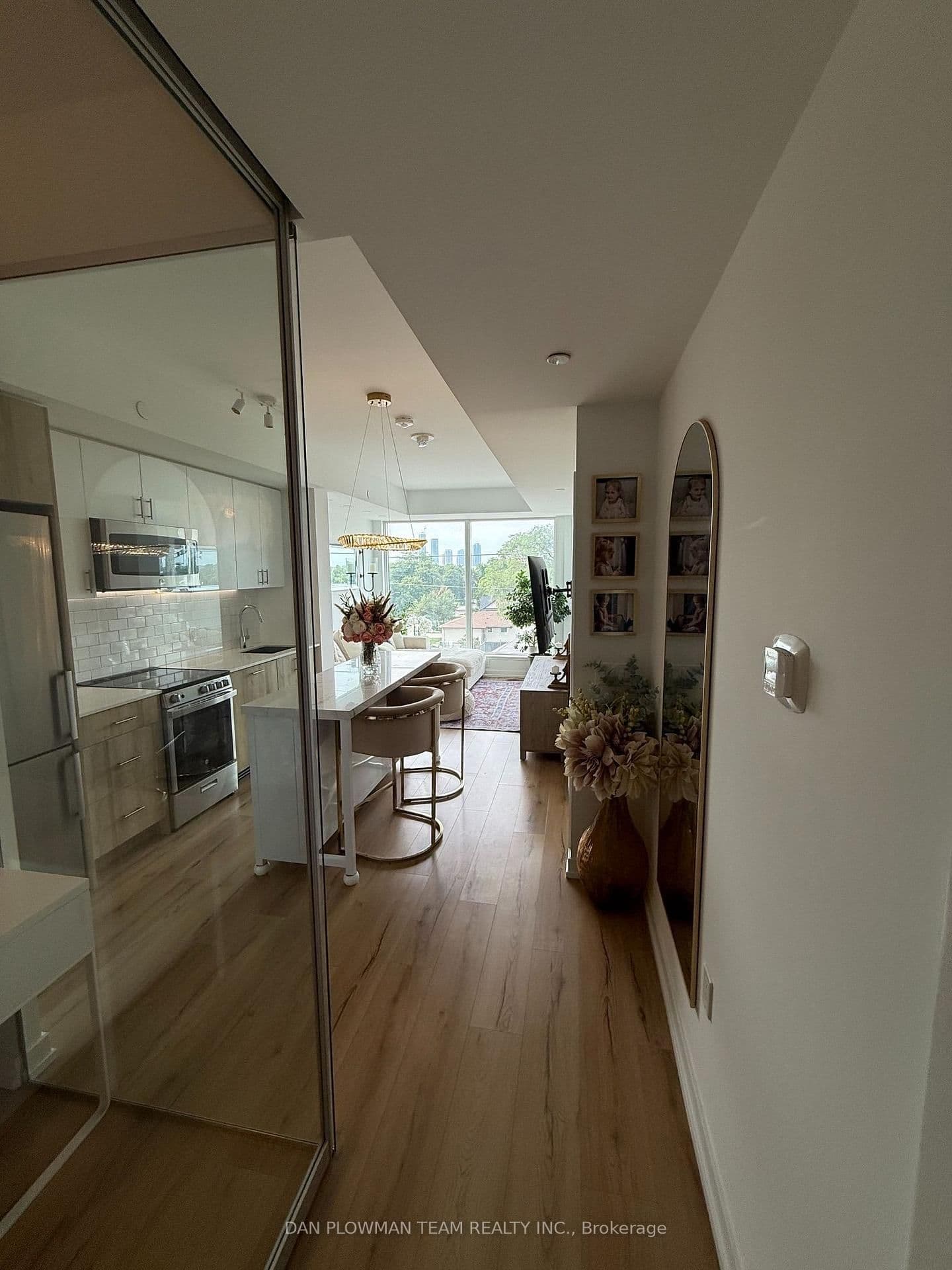 1195 The Queensway, Unit 405 thumbnail 8