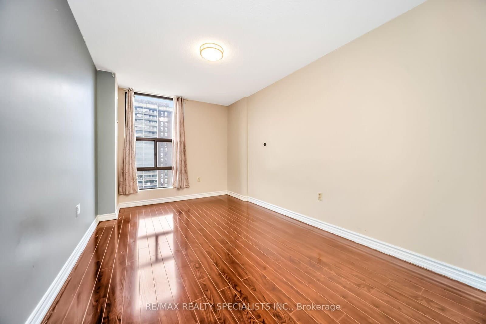 4 Kings Cross Road, Unit 1008 thumbnail 20