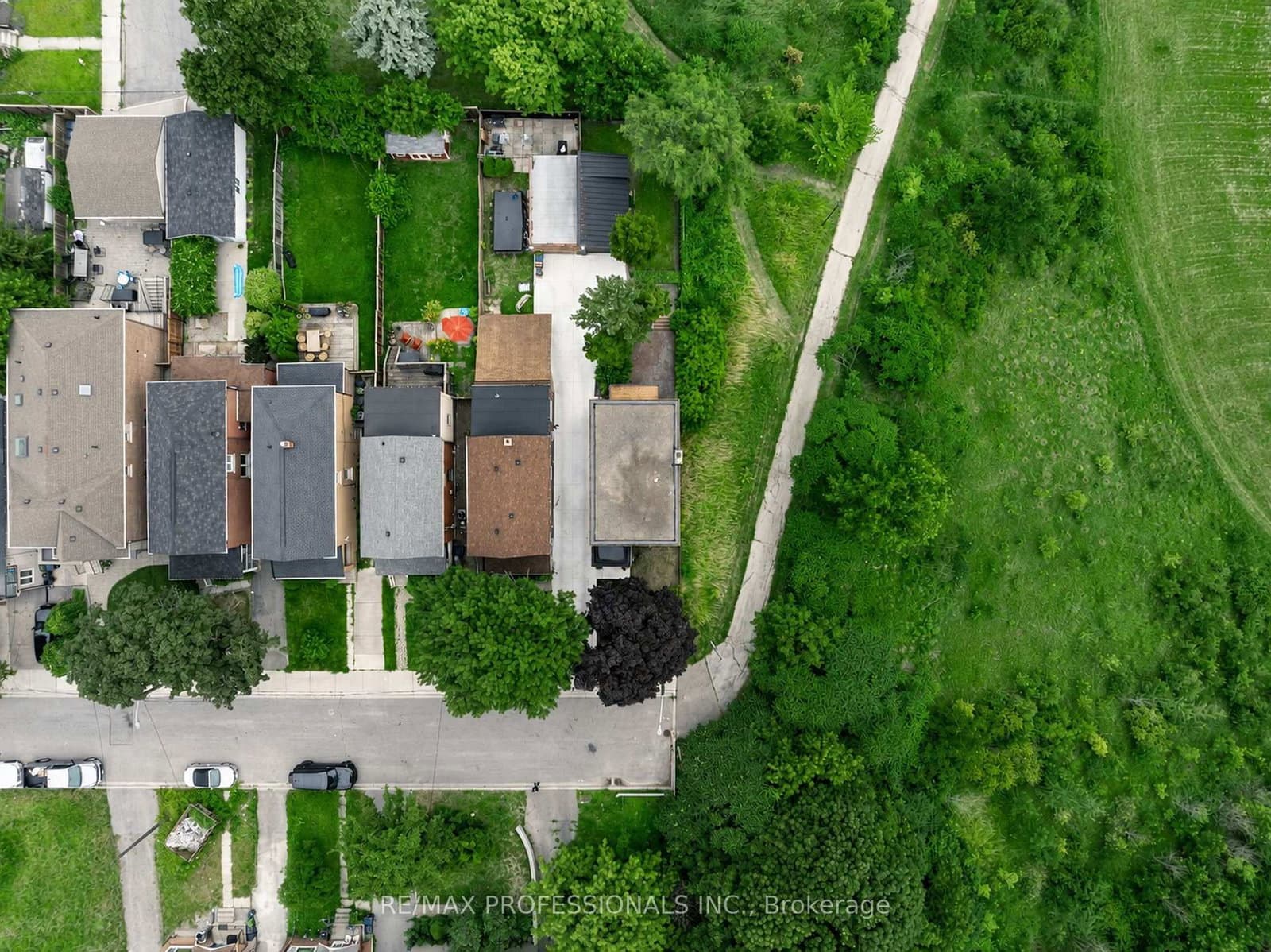 19 Arnold Avenue thumbnail 3