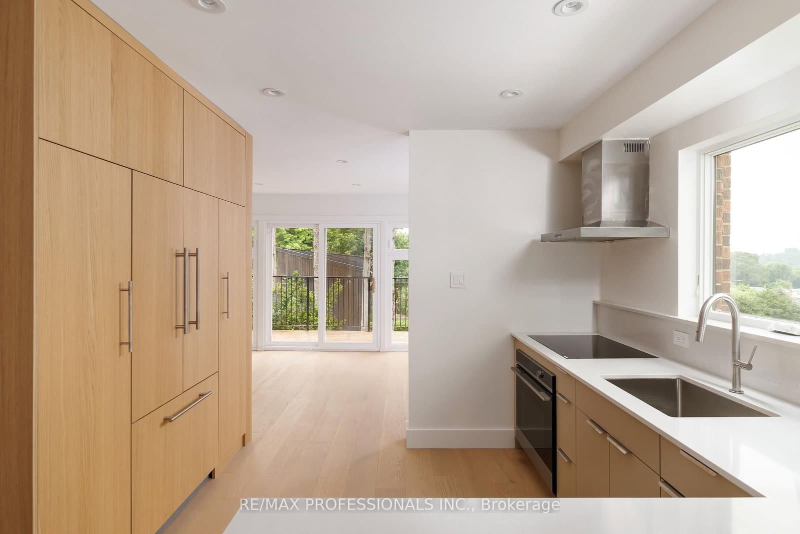 19 Arnold Avenue thumbnail 8