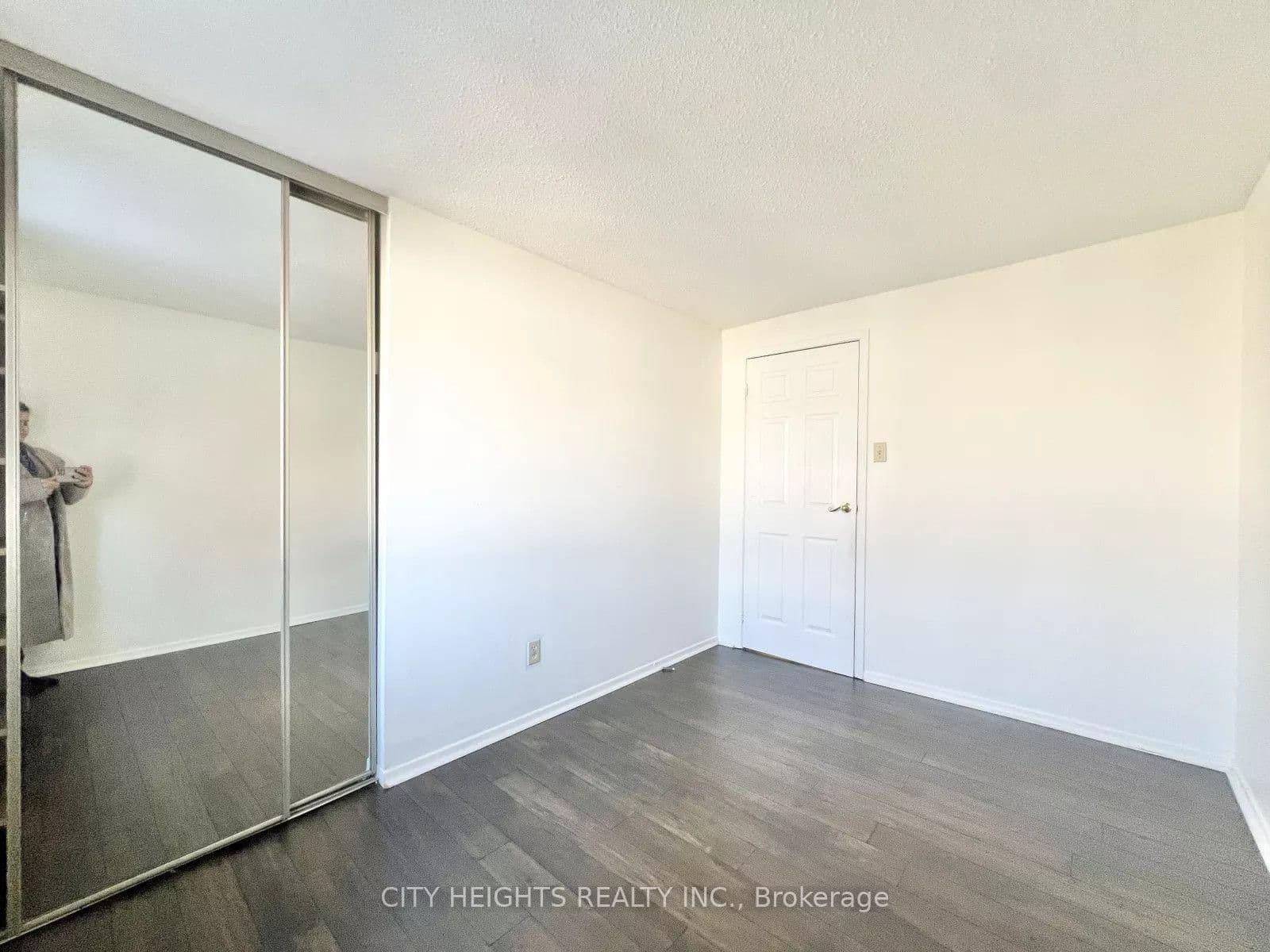 45 Hansen Road N, Unit 20 thumbnail 24