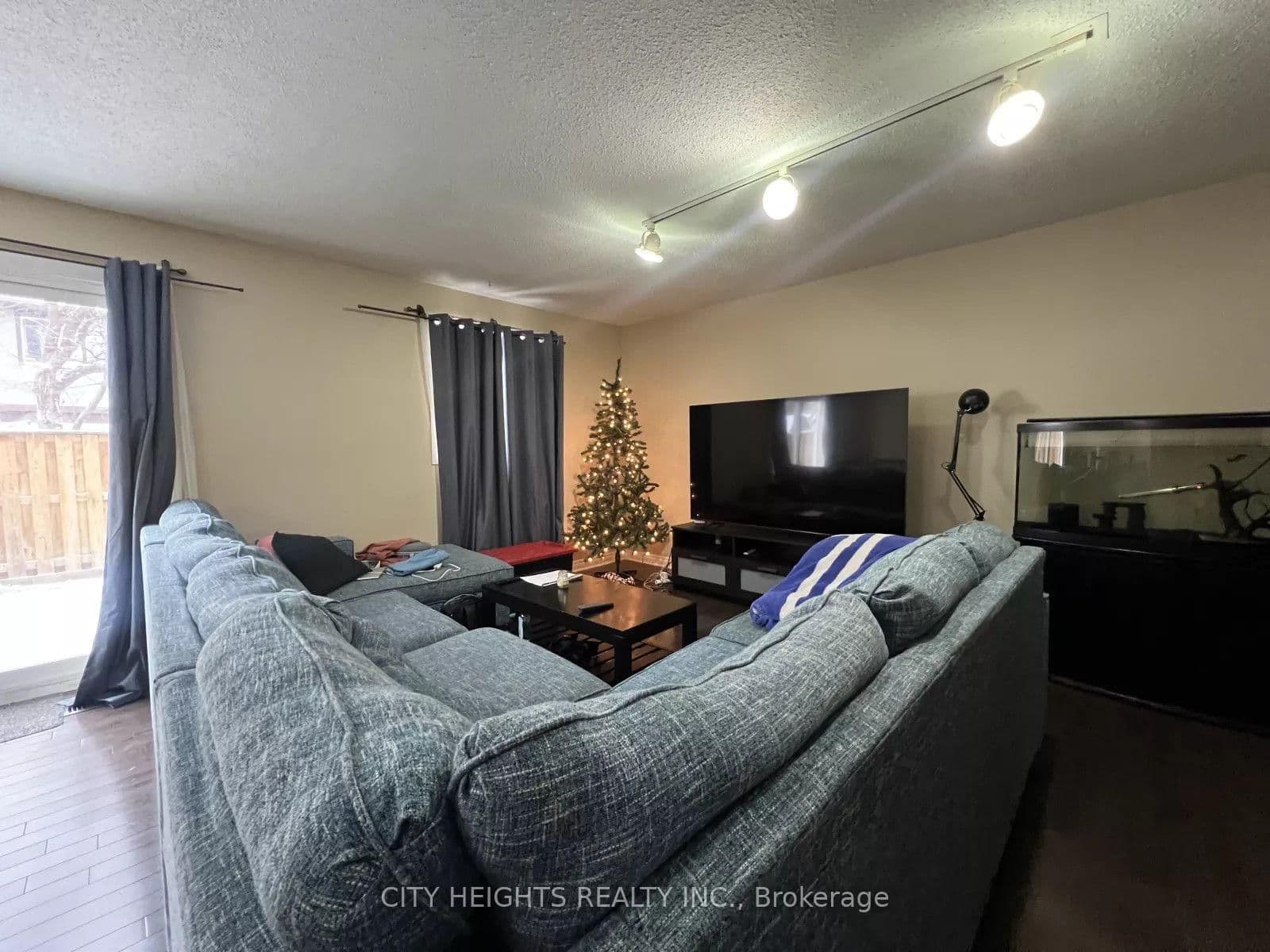 45 Hansen Road N, Unit 20 thumbnail 27