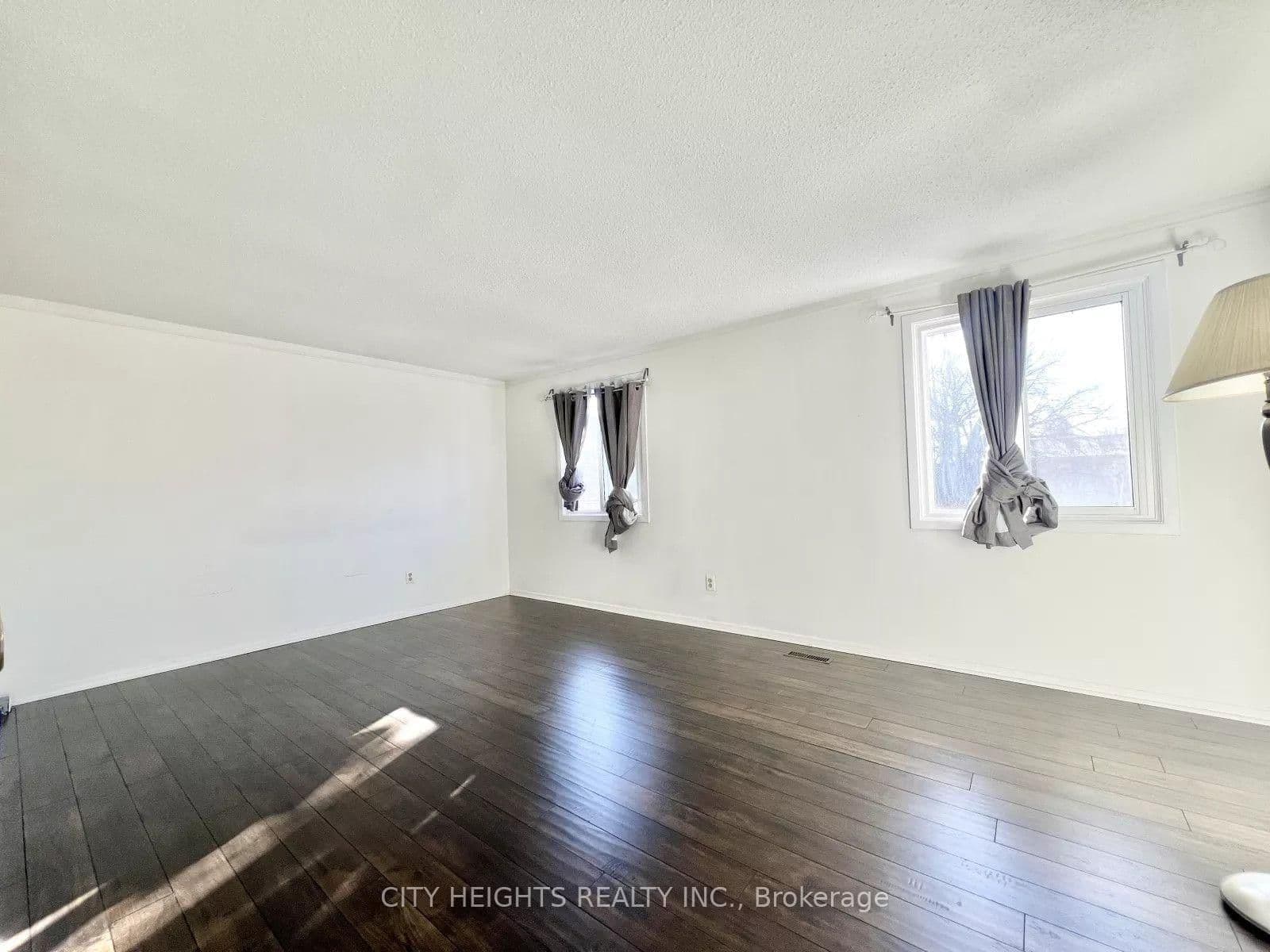 45 Hansen Road N, Unit 20 thumbnail 28