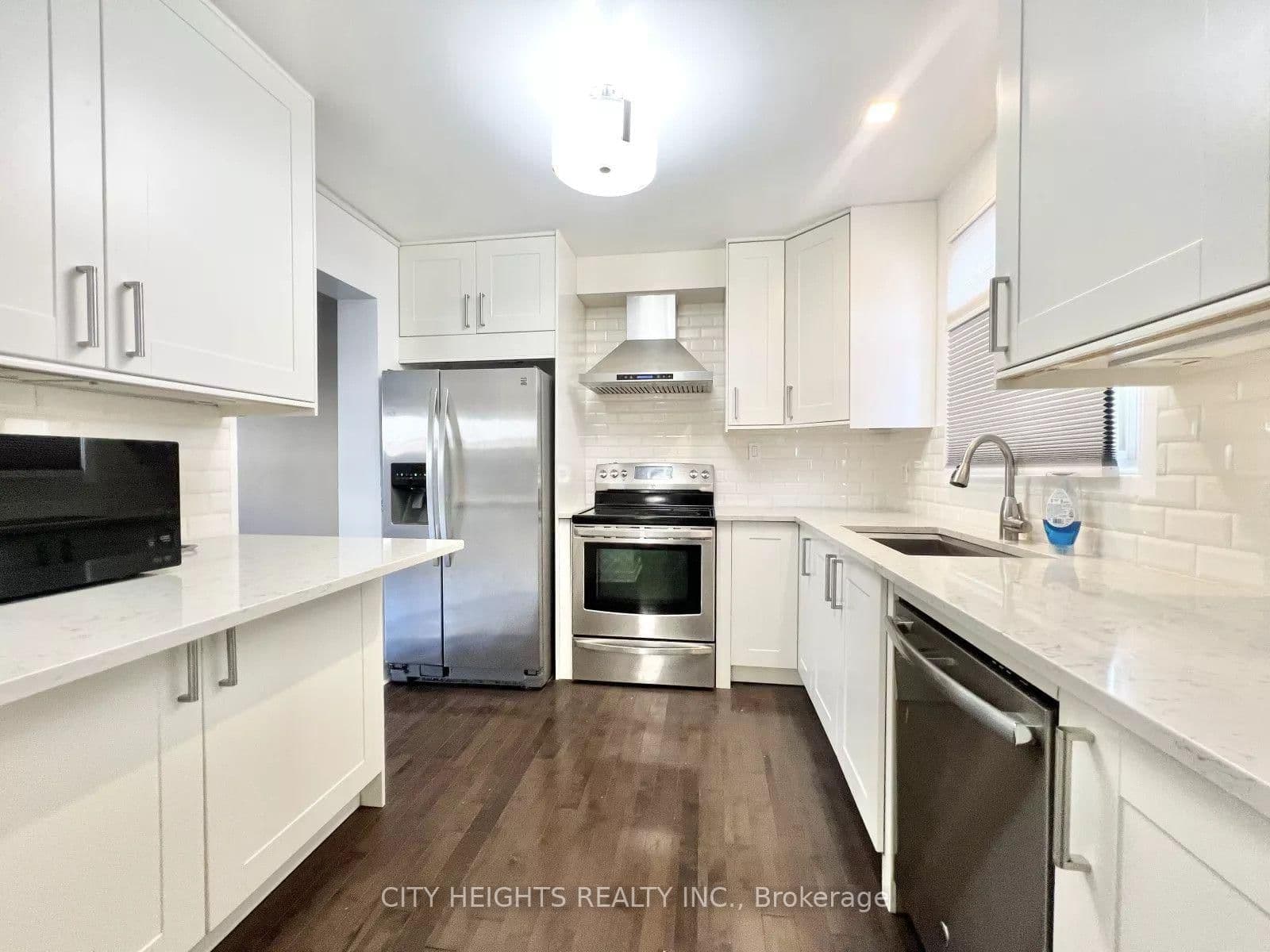 45 Hansen Road N, Unit 20 thumbnail 9