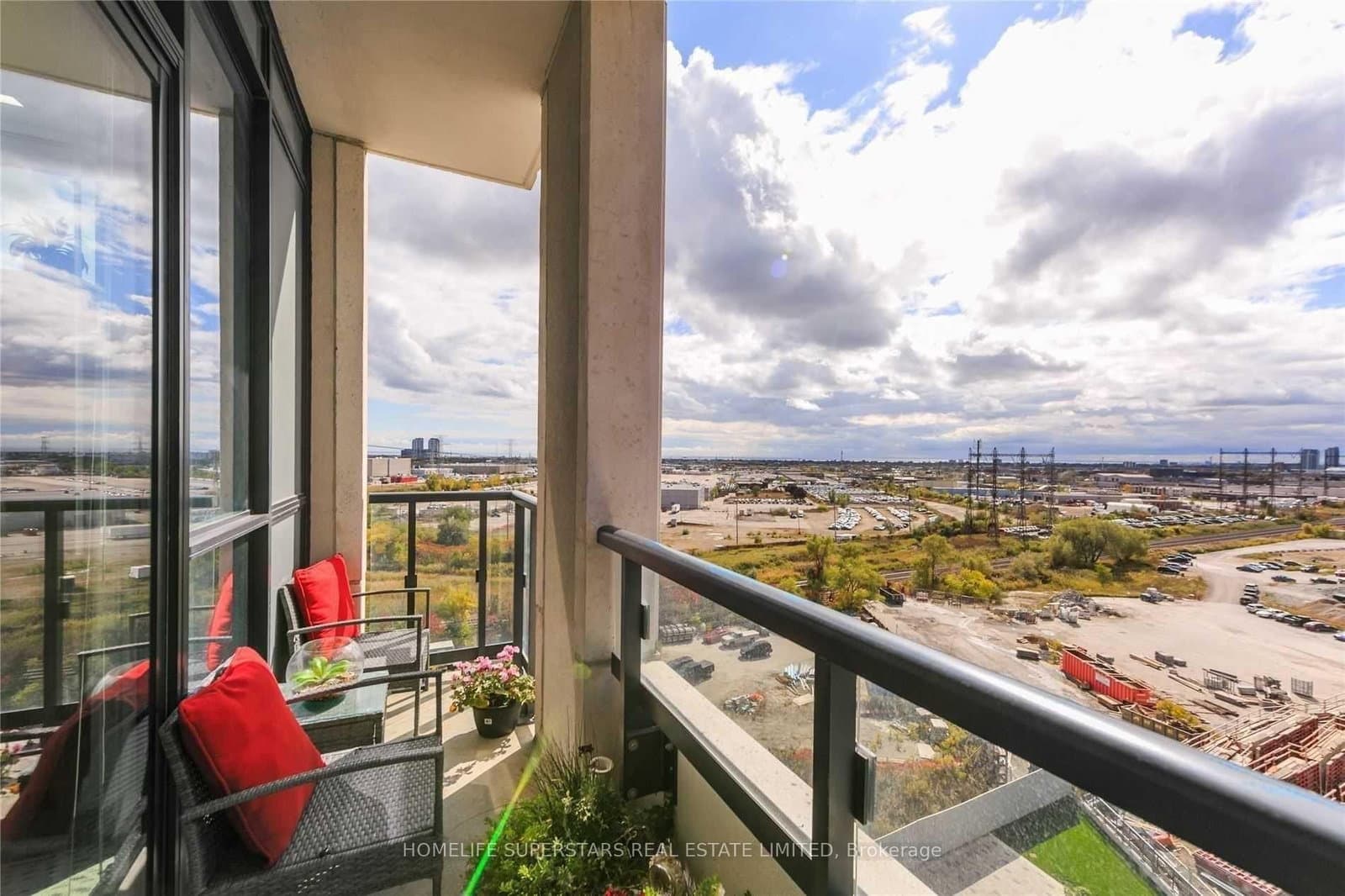 20 Thomas Riley Road W, Unit 809 thumbnail 5