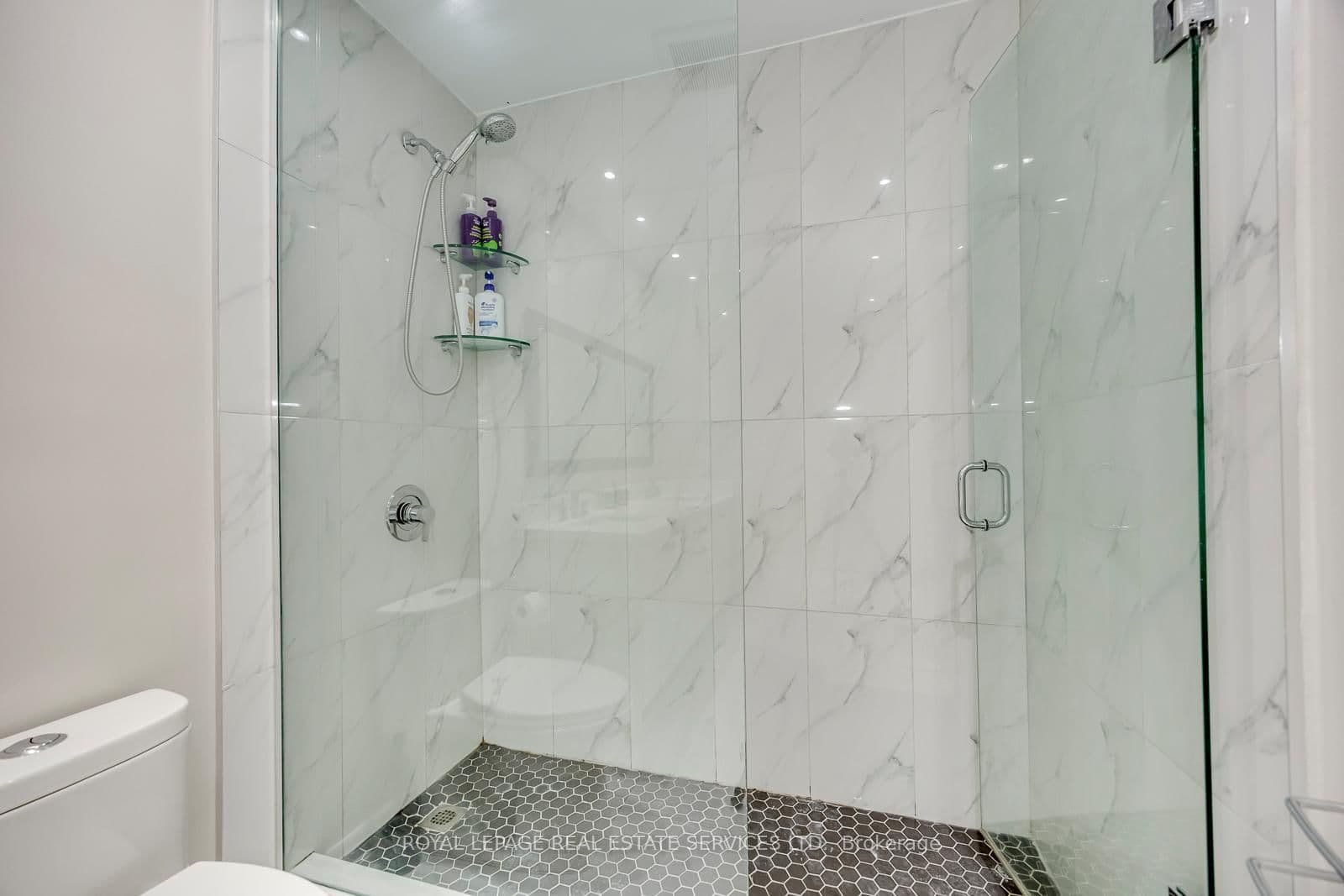 2189 Postmaster Drive, Unit 15 thumbnail 33