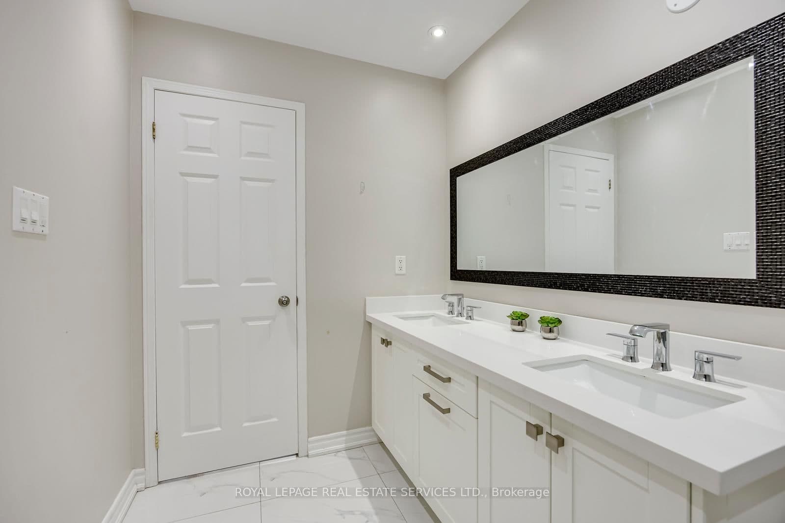 2189 Postmaster Drive, Unit 15 thumbnail 34