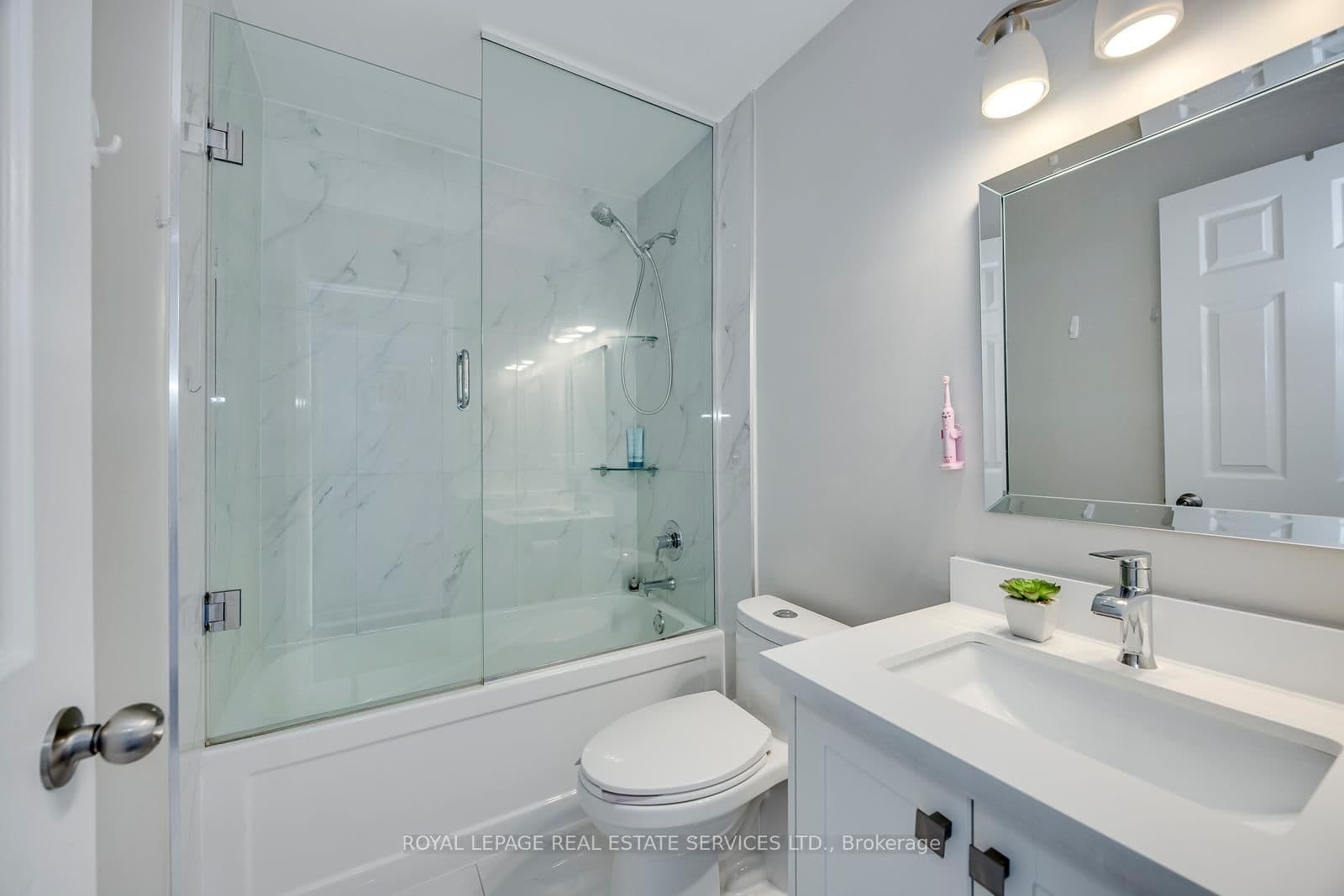 2189 Postmaster Drive, Unit 15 thumbnail 40