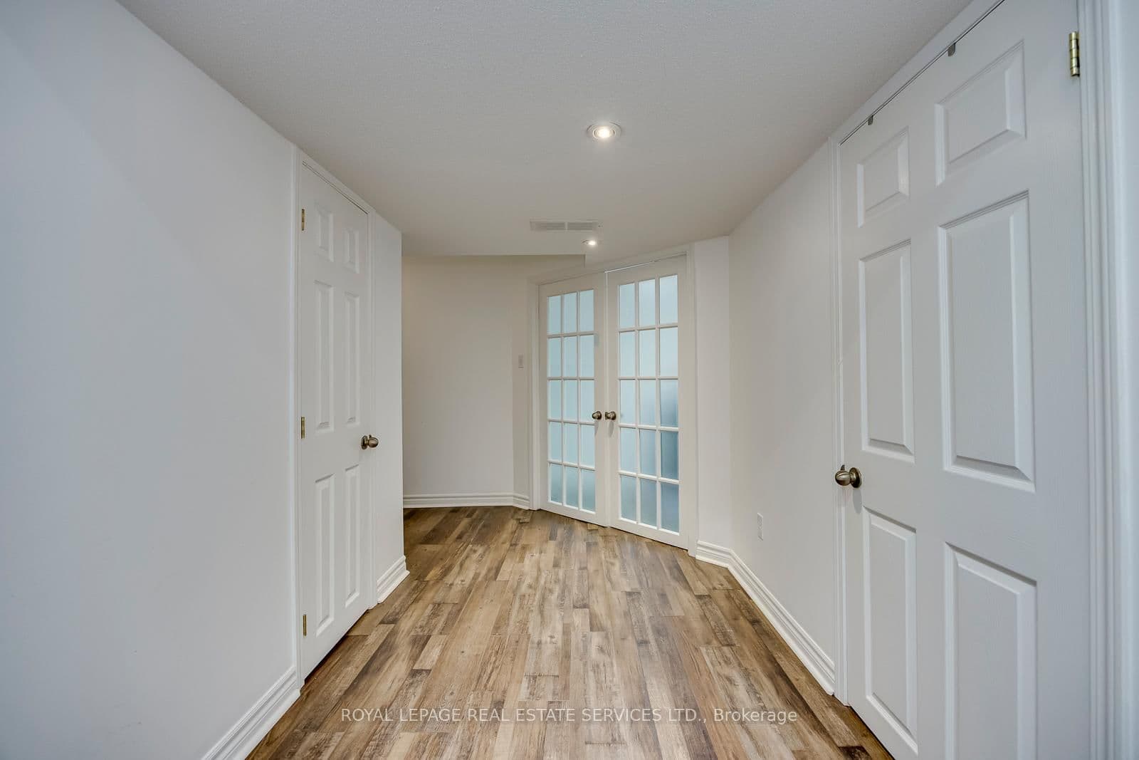 2189 Postmaster Drive, Unit 15 thumbnail 44