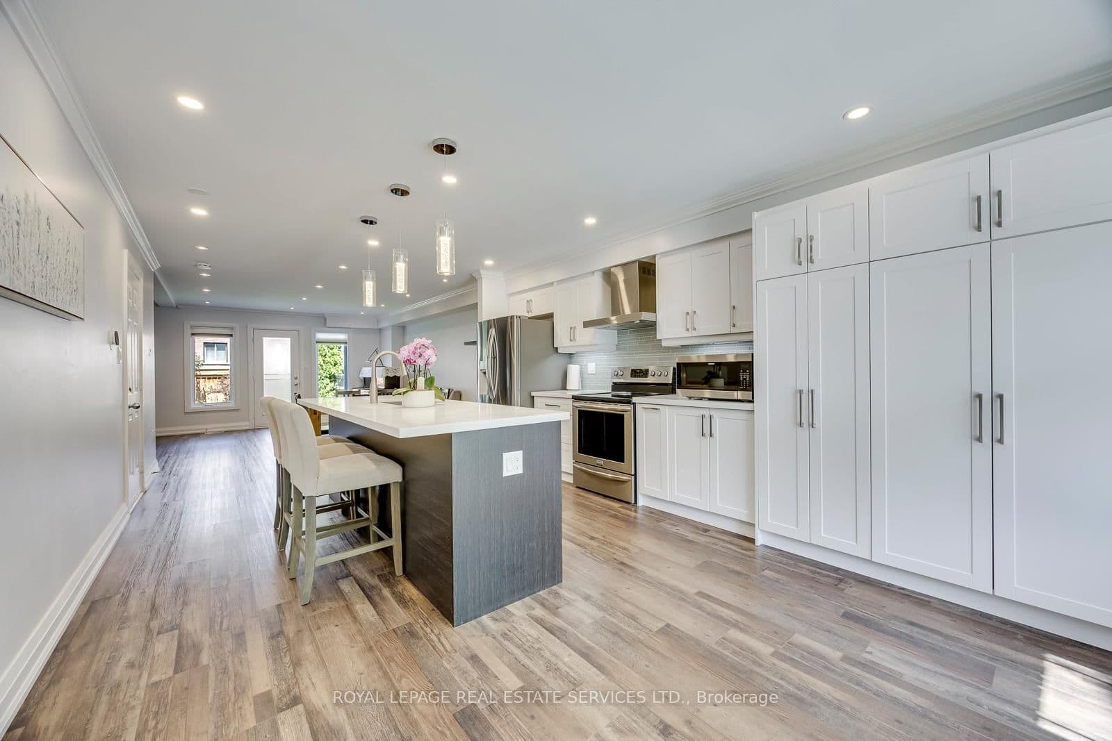 2189 Postmaster Drive, Unit 15 thumbnail 6
