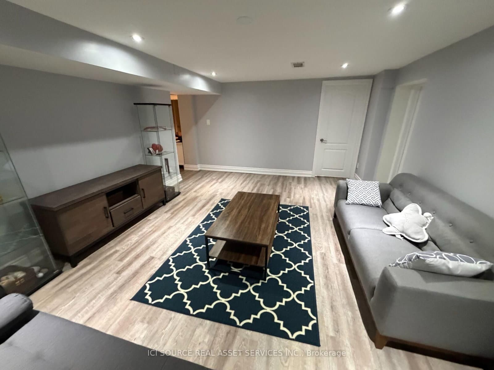 65 Glen Agar Drive, Unit Basement thumbnail 12