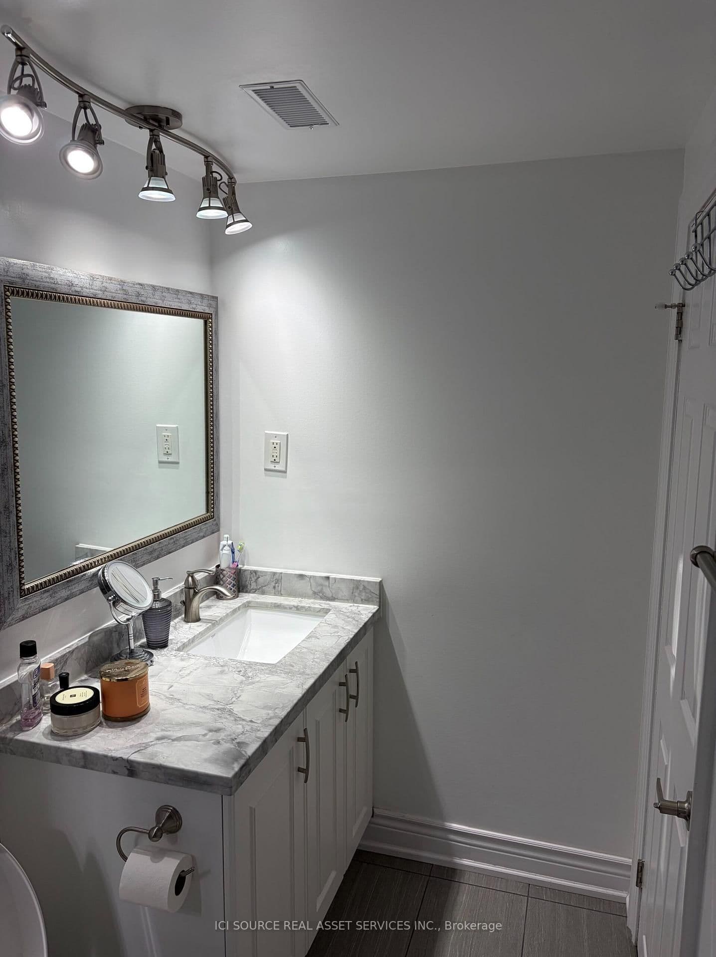 65 Glen Agar Drive, Unit Basement thumbnail 16