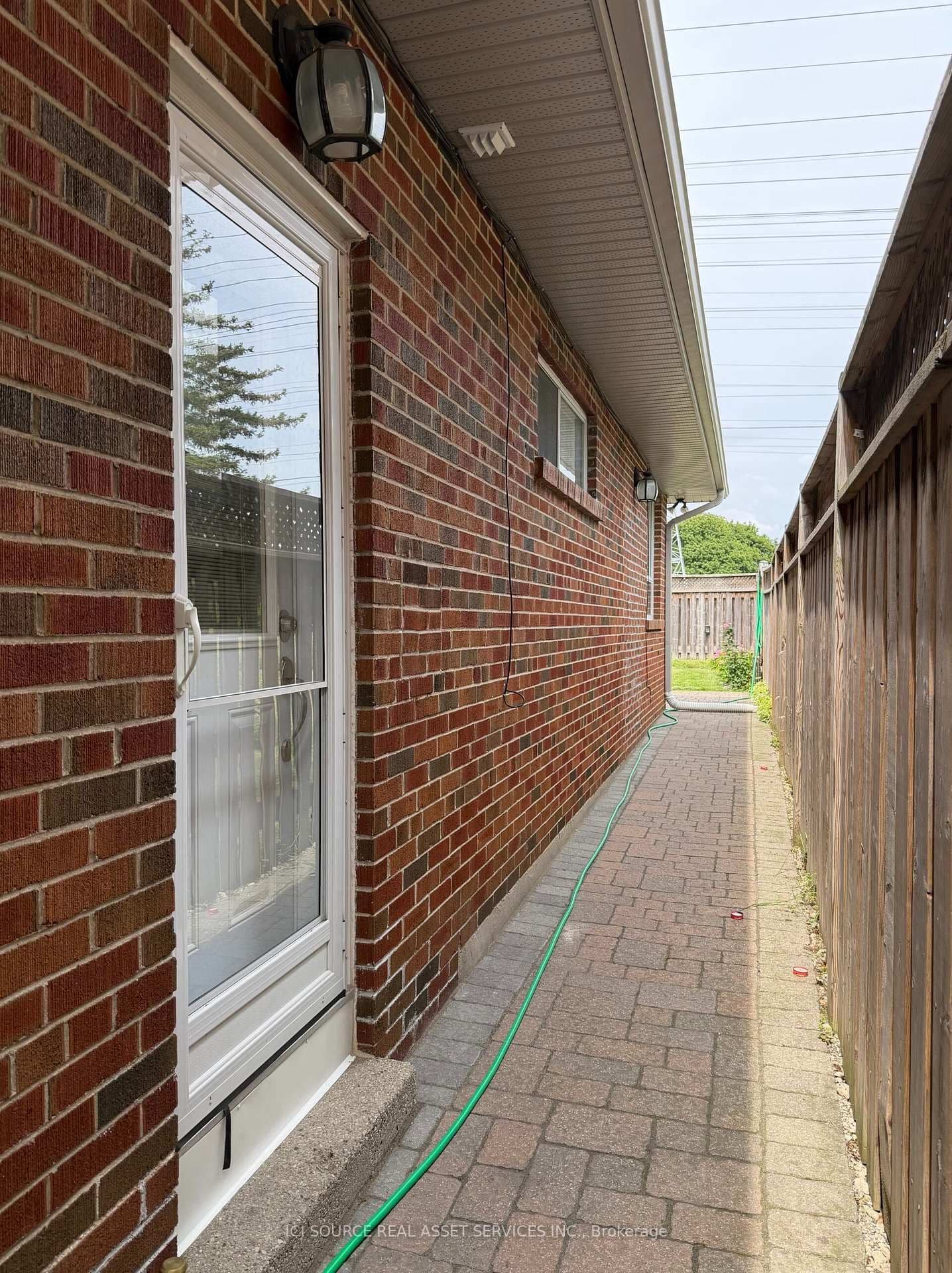 65 Glen Agar Drive, Unit Basement thumbnail 2