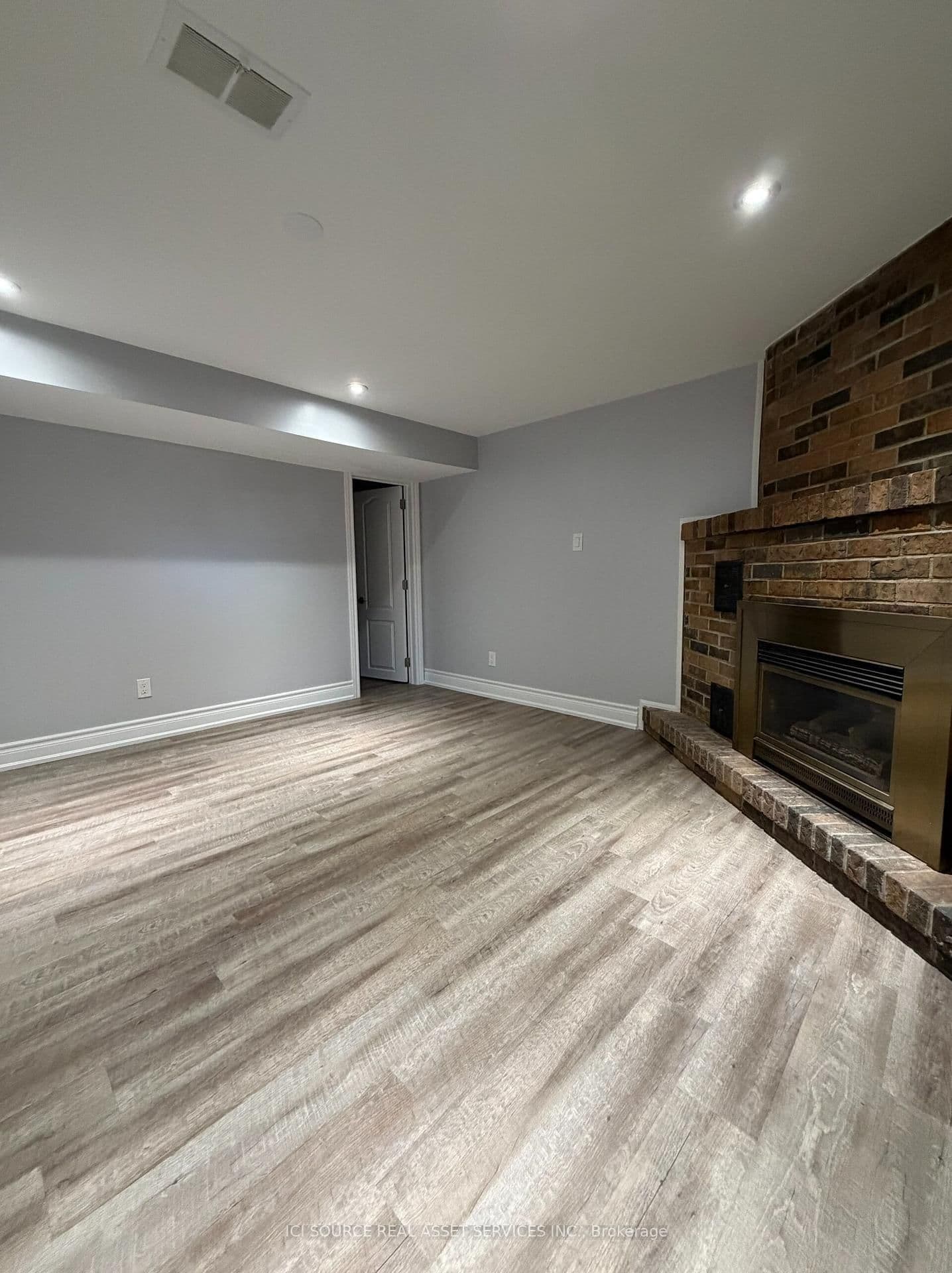 65 Glen Agar Drive, Unit Basement thumbnail 9