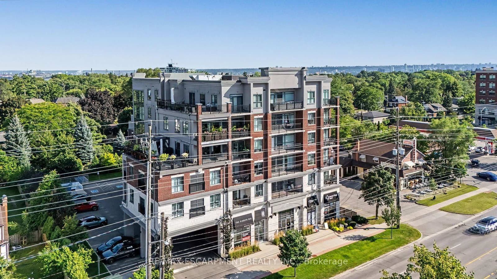 #206 - 34 Plains Road E