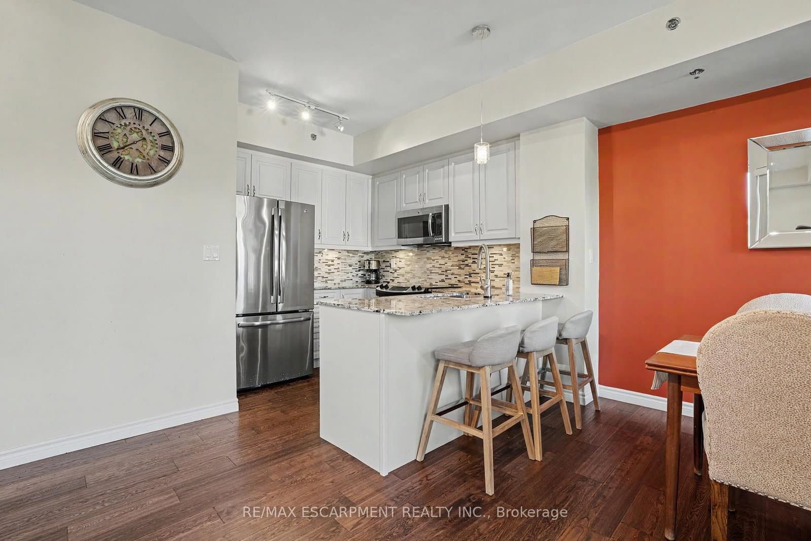 34 Plains Road E, Unit 206 thumbnail 10
