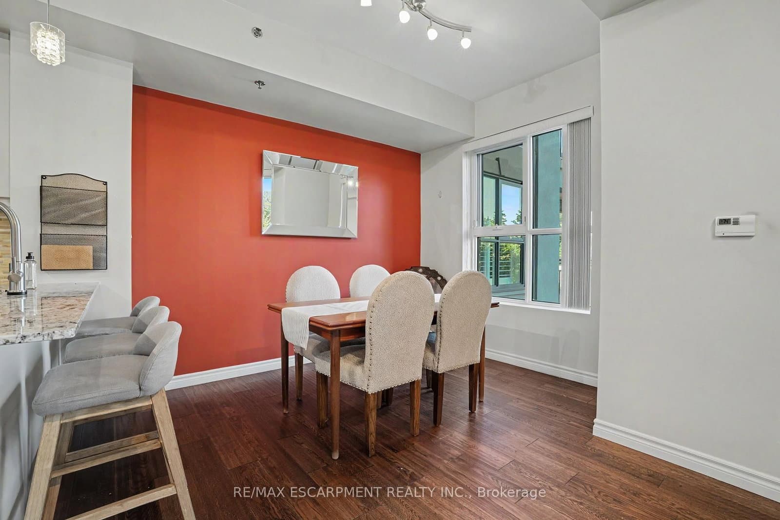 34 Plains Road E, Unit 206 thumbnail 11
