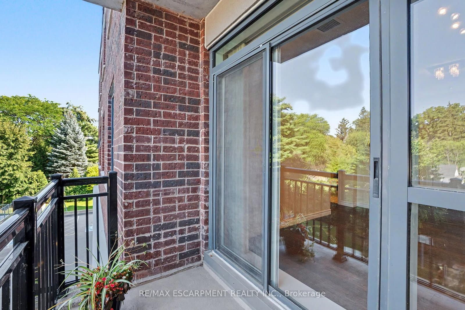 34 Plains Road E, Unit 206 thumbnail 21