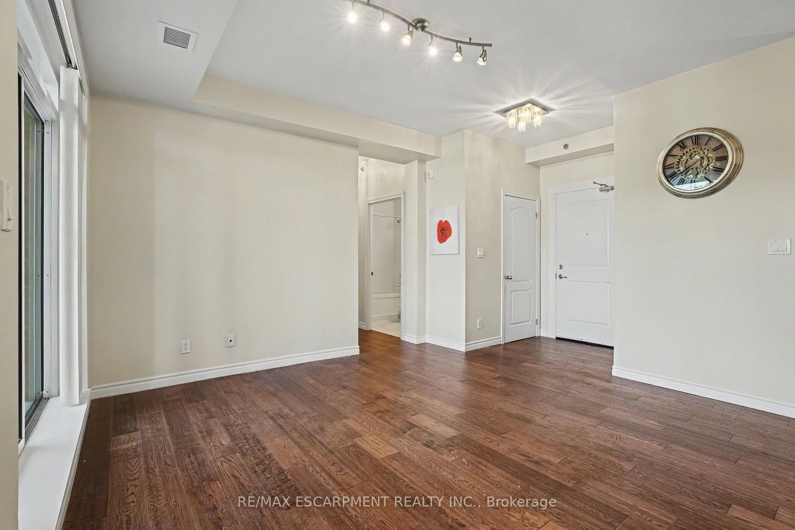 34 Plains Road E, Unit 206 thumbnail 6