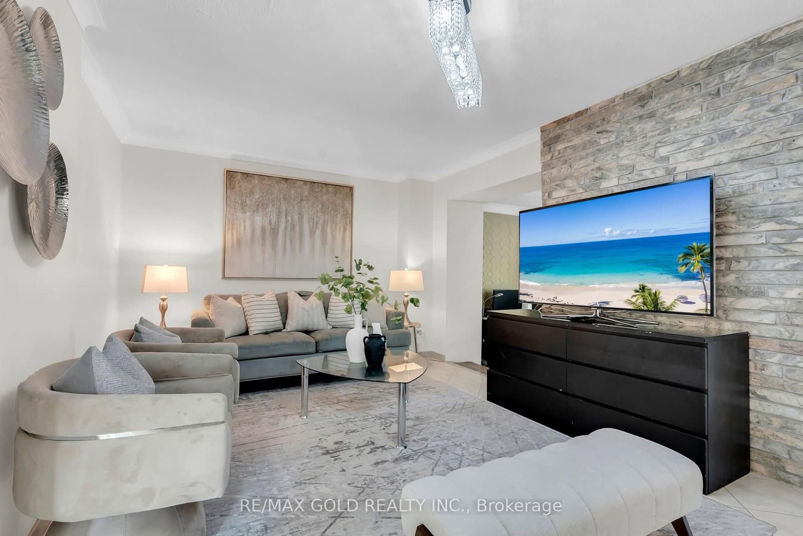 2520 Constable Road thumbnail 12