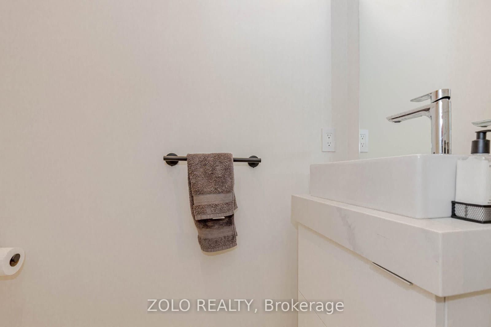 123 Maurice Drive, Unit 208 thumbnail 16