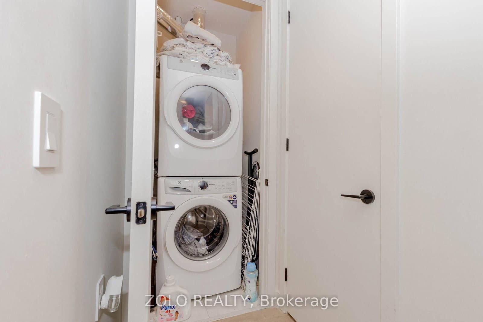 123 Maurice Drive, Unit 208 thumbnail 22