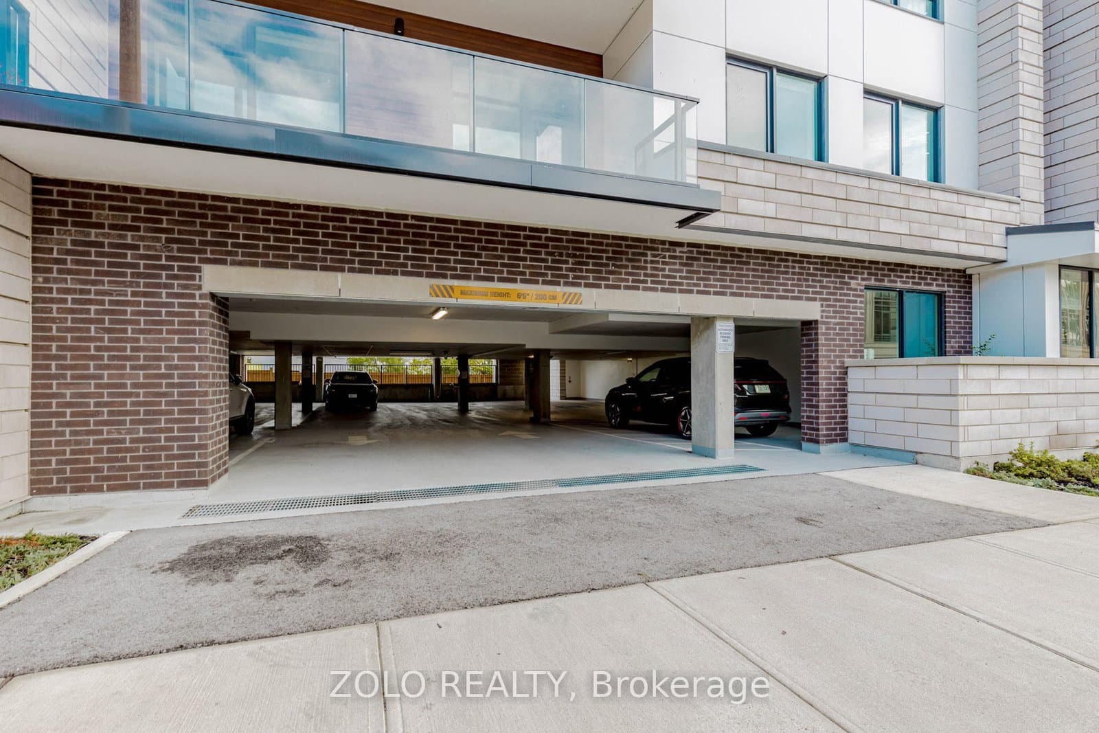 123 Maurice Drive, Unit 208 thumbnail 3