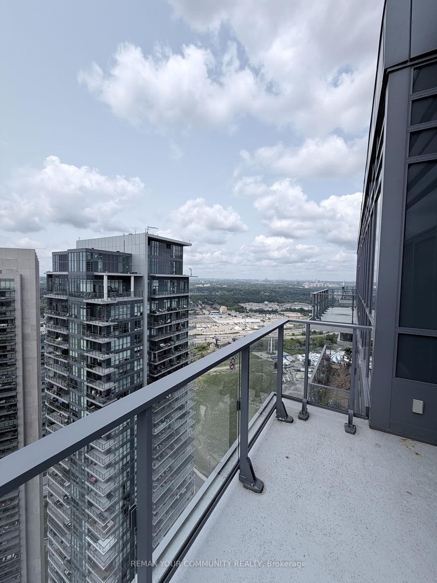 2220 Lakeshore Boulevard, Unit PH2 thumbnail 19