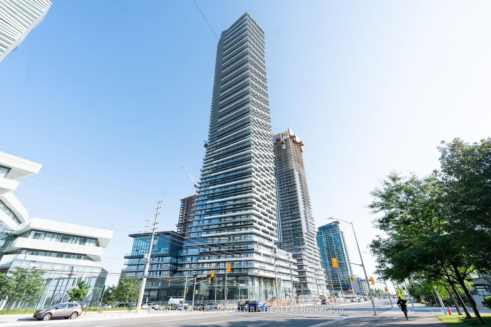 #612 - 448 Burnhamthorpe Road W