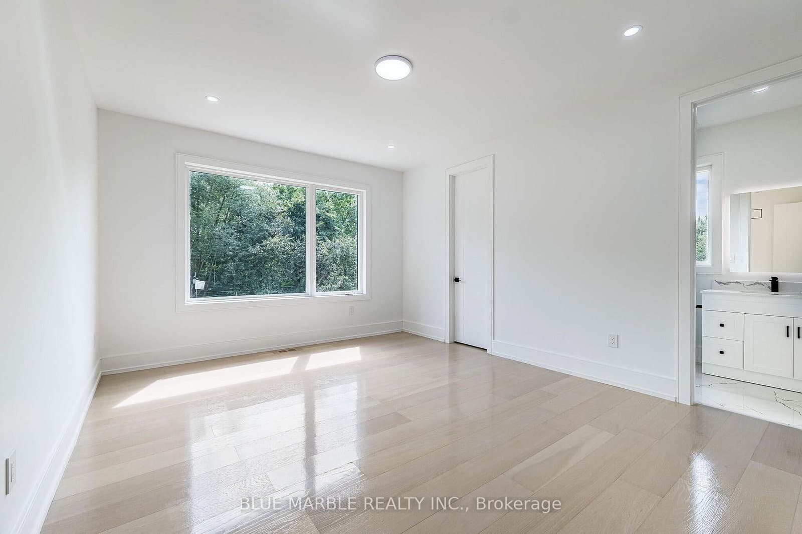 320 Kingsleigh Court thumbnail 29