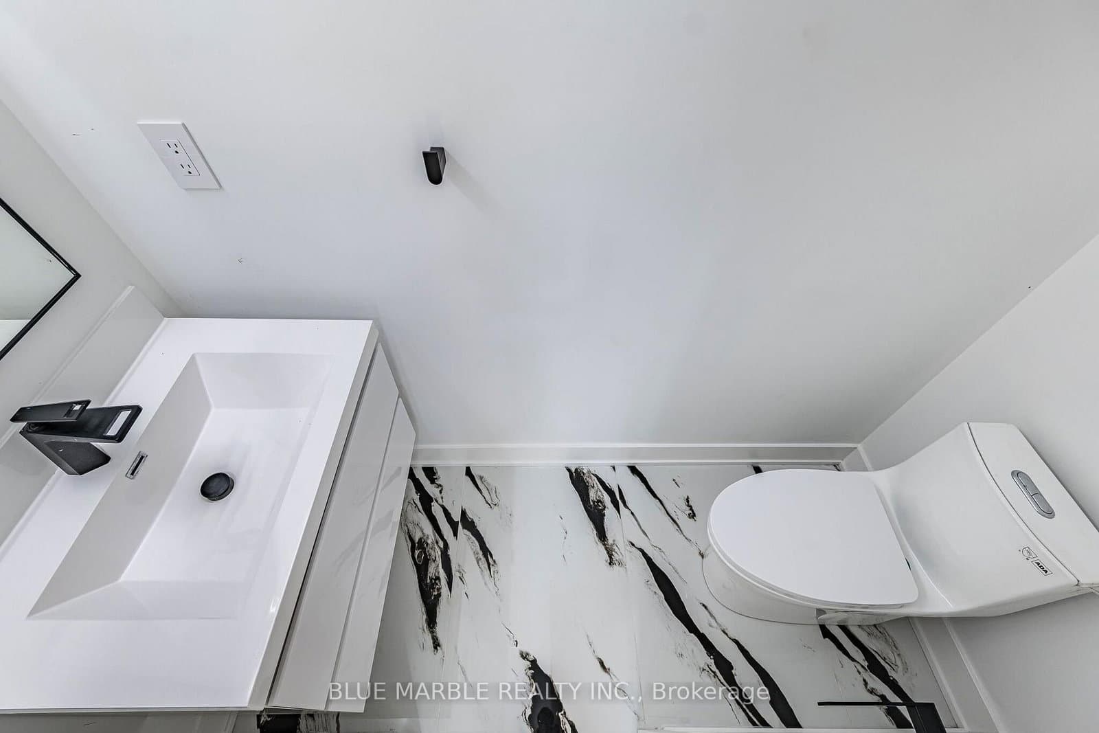 320 Kingsleigh Court thumbnail 41