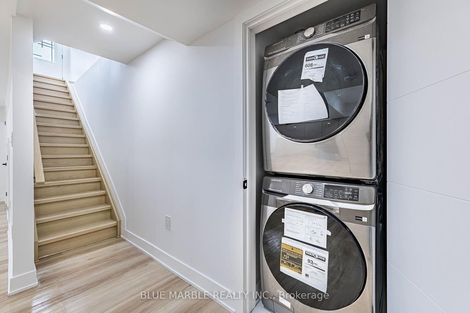 320 Kingsleigh Court thumbnail 42