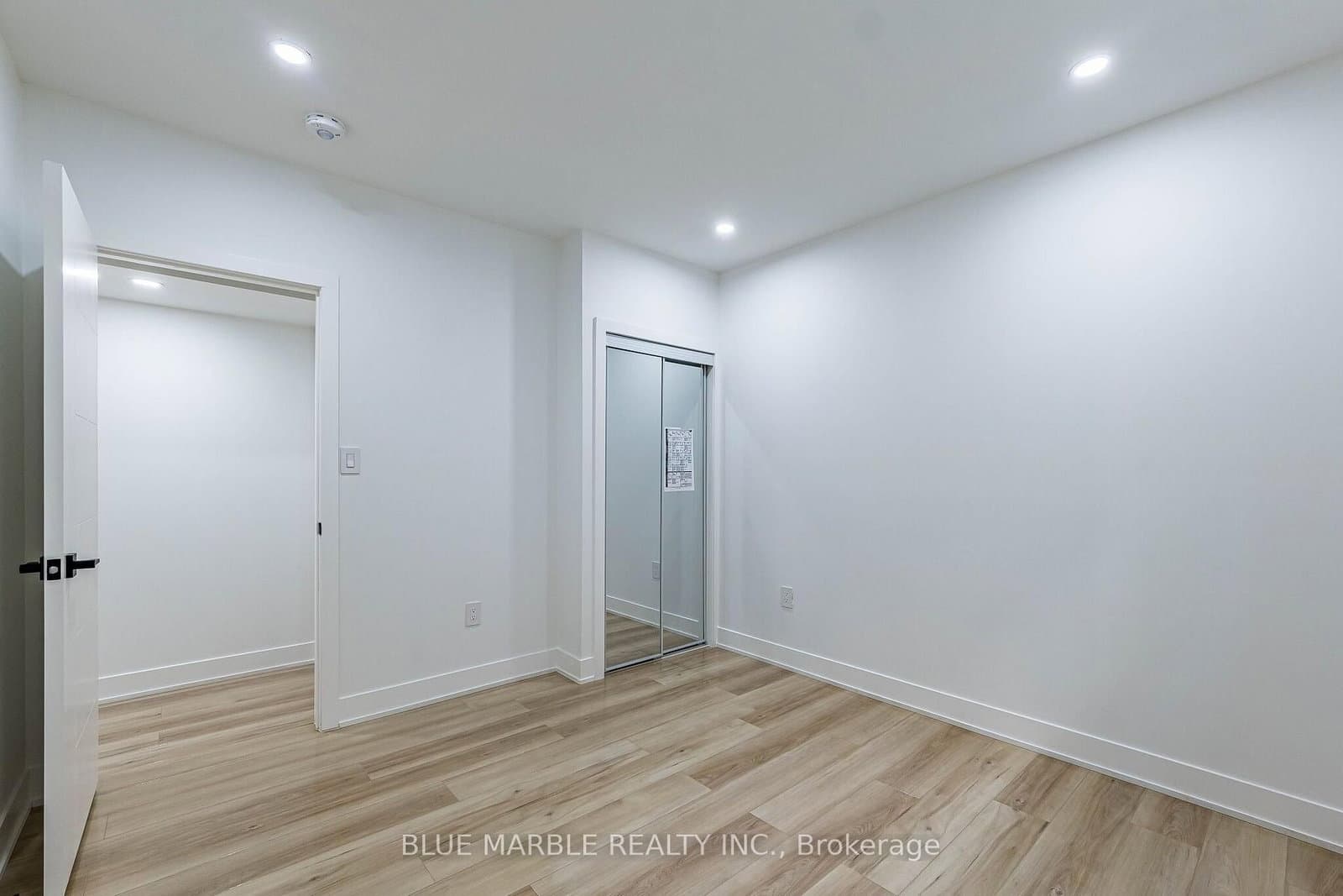 320 Kingsleigh Court thumbnail 44