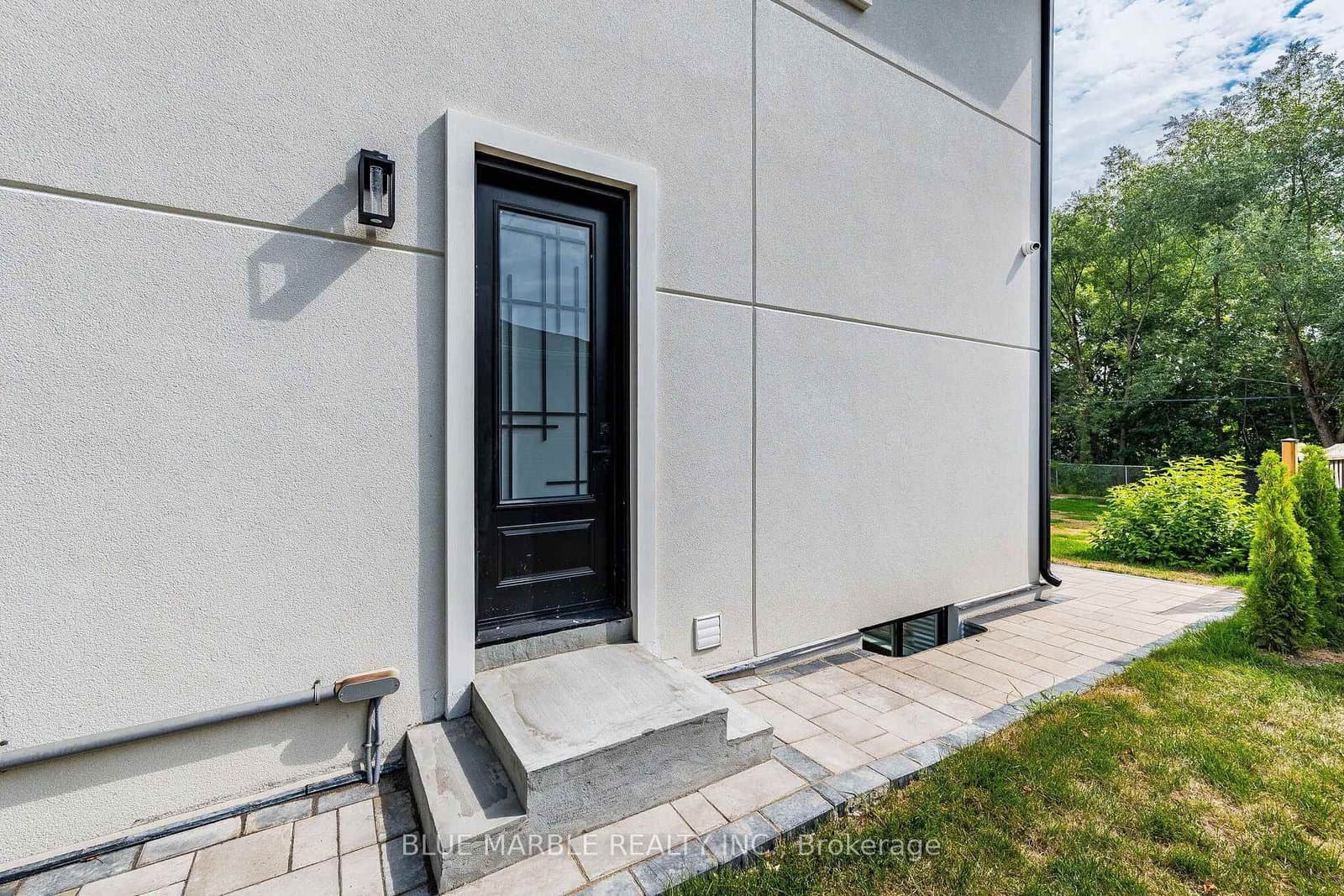 320 Kingsleigh Court thumbnail 46