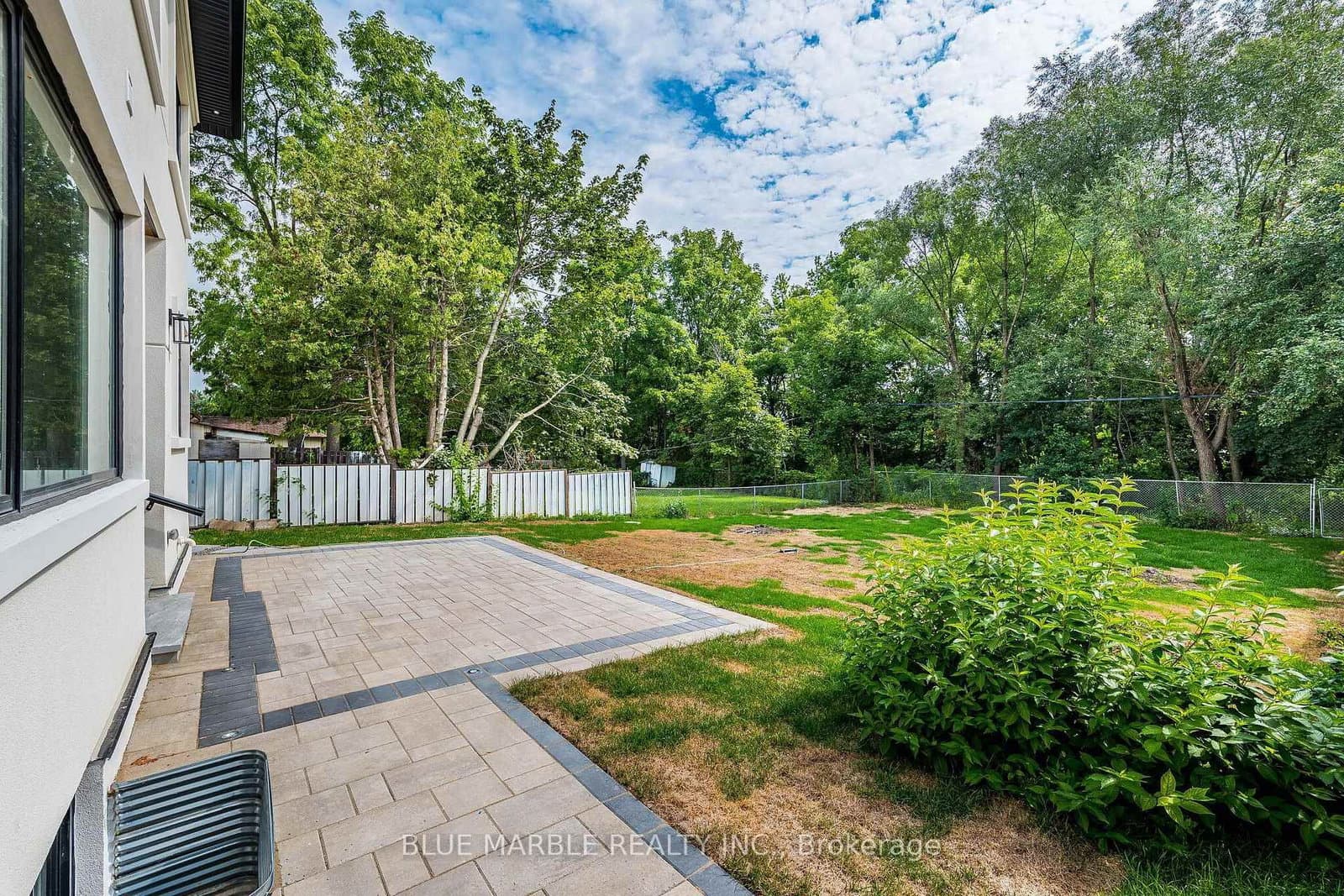 320 Kingsleigh Court thumbnail 47
